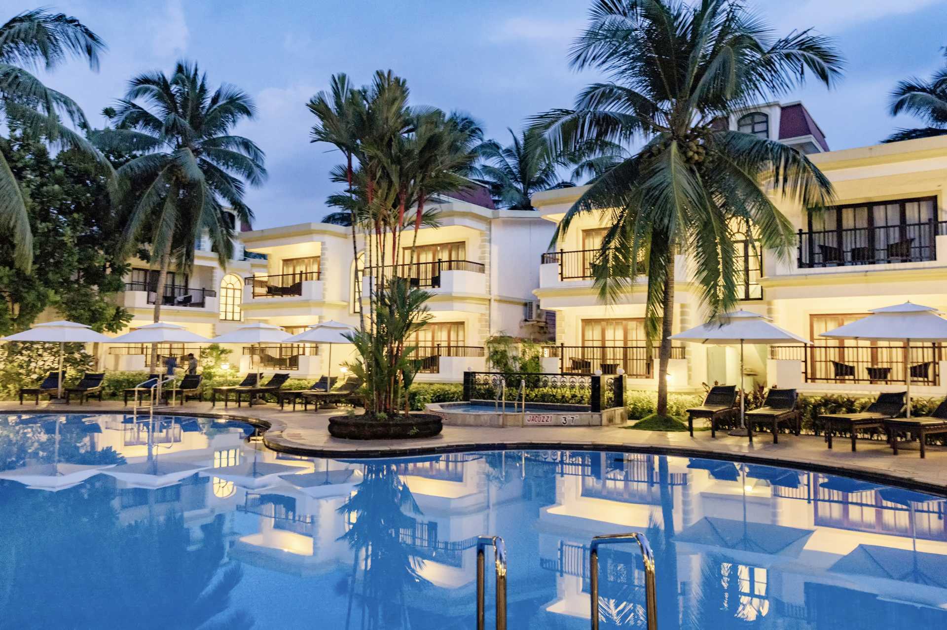 Pool på hotell Sonesta Inns i Goa, Indien.