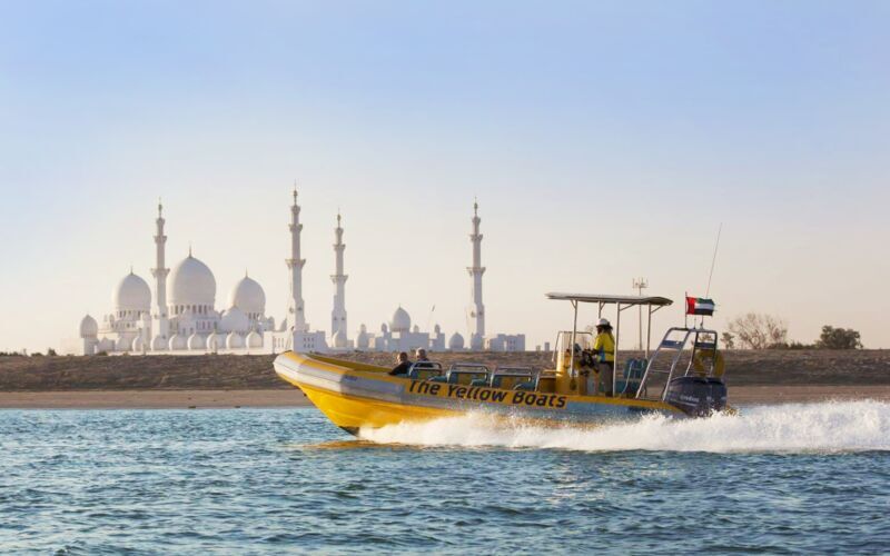 Speedboat sightseeing Yas Island – 75 min