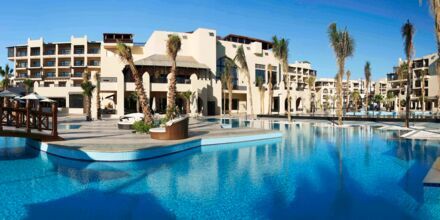 Poolområdet på hotell Steigenberger Aqua Magic i Hurghada, Egypten.