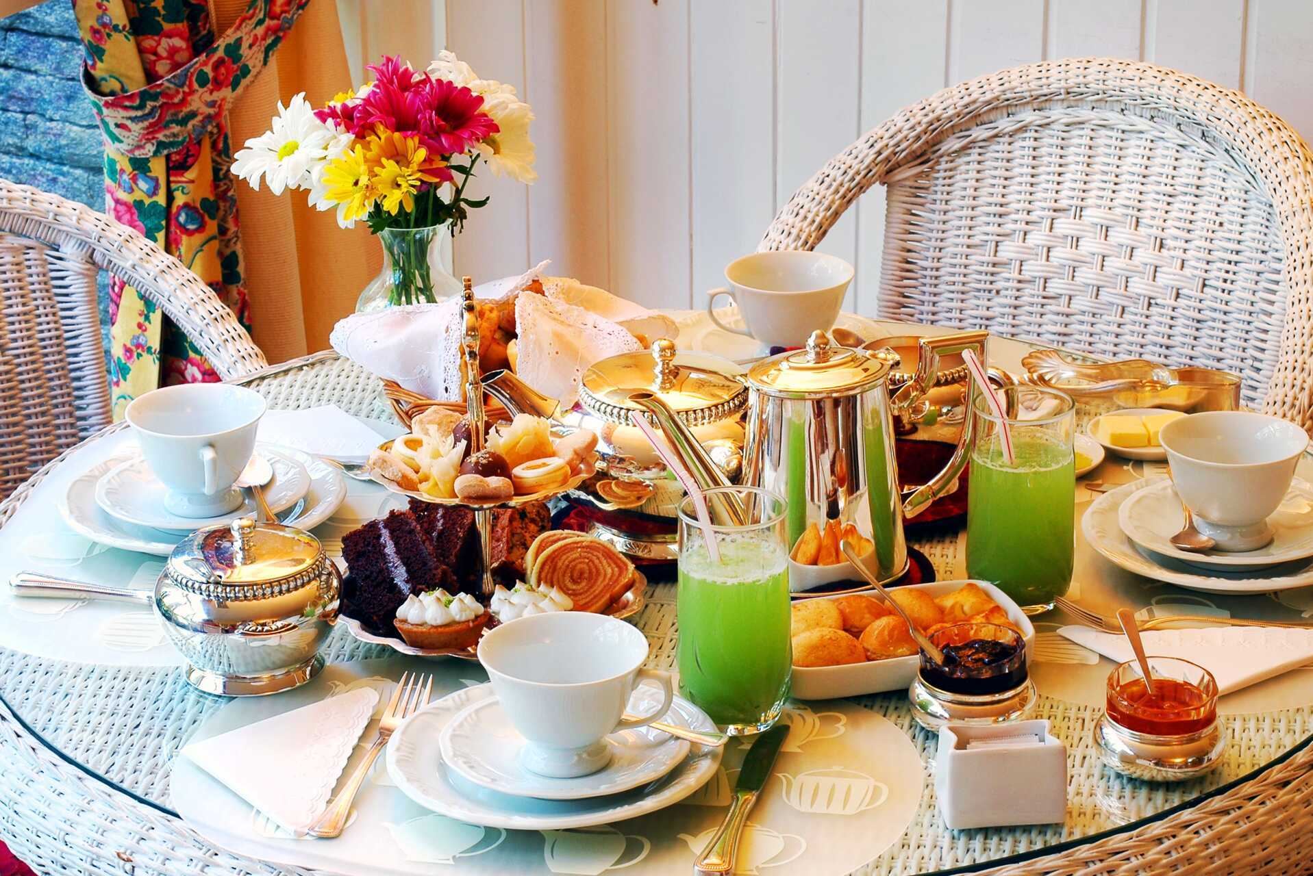 Afternoon tea i Storbritannien - ett måste på resan.