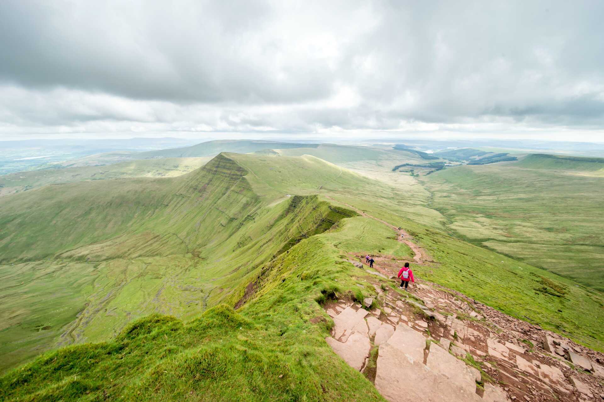 För upptäckaren finns det många vandringsleder i Storbritannien, här i Wales.