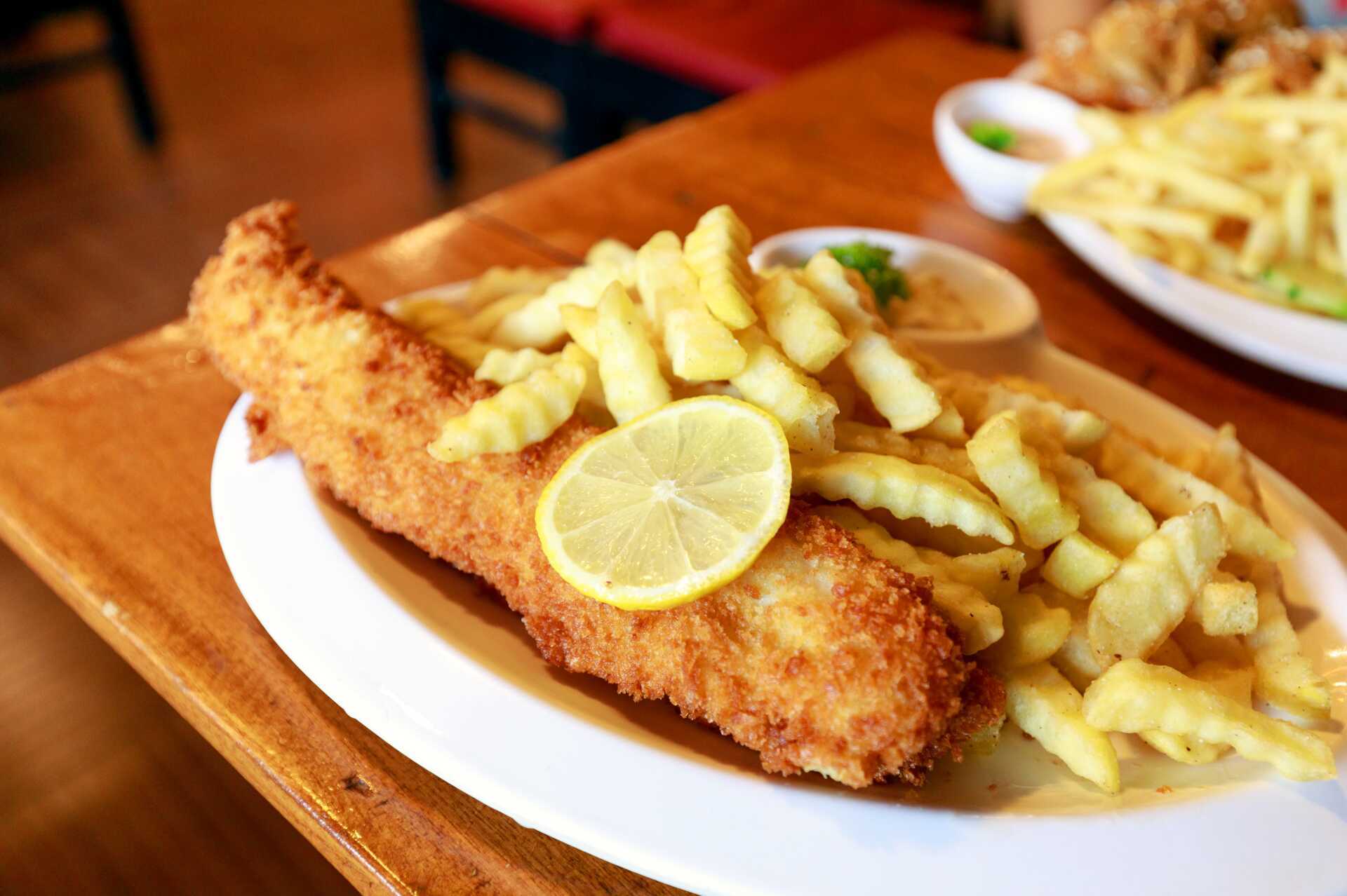 En av Storbritanniens nationalrätter - smarriga fish & chips!
