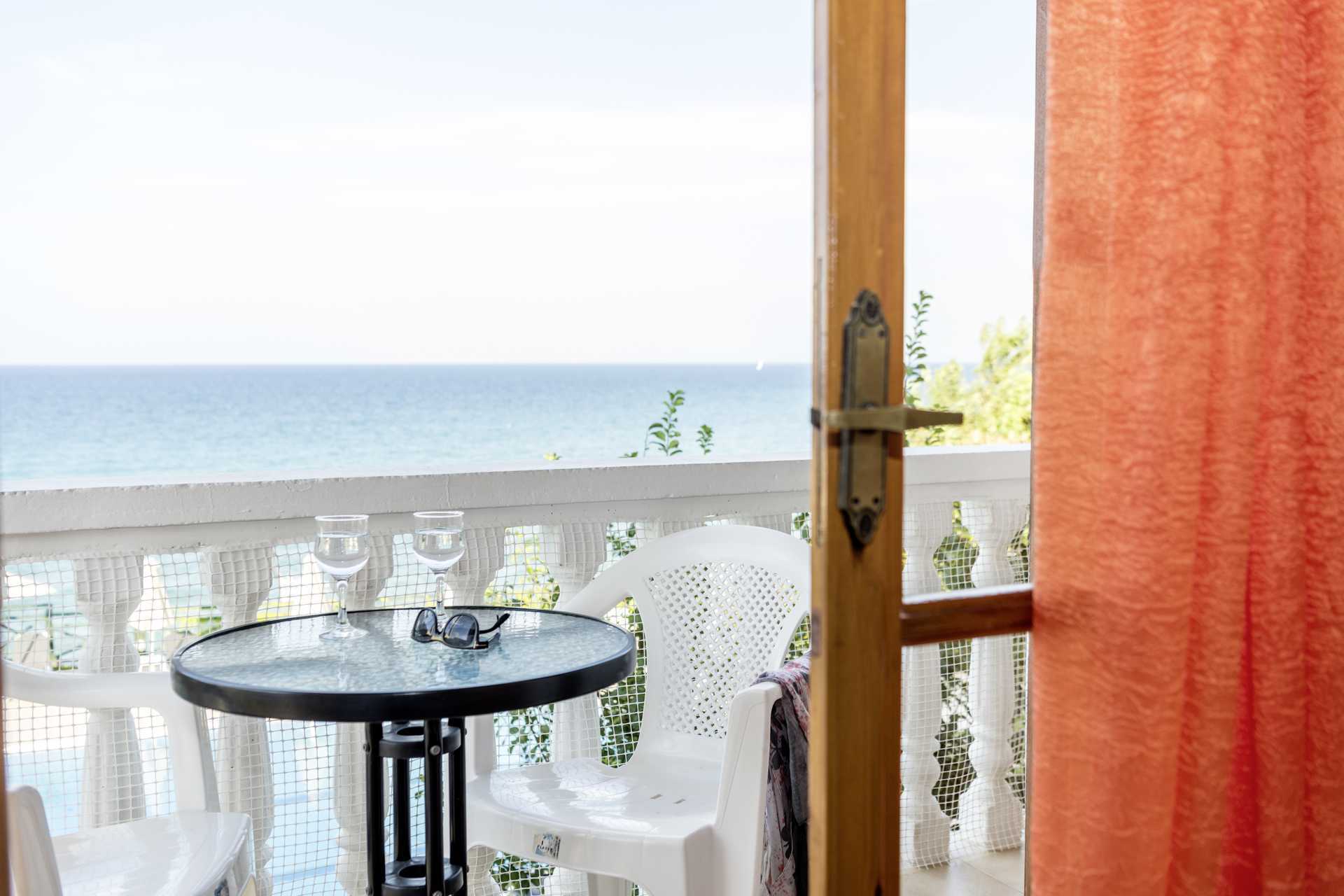 Större enrumslägenhet på hotell Loukas on the Waves i Tragaki, Zakynthos.