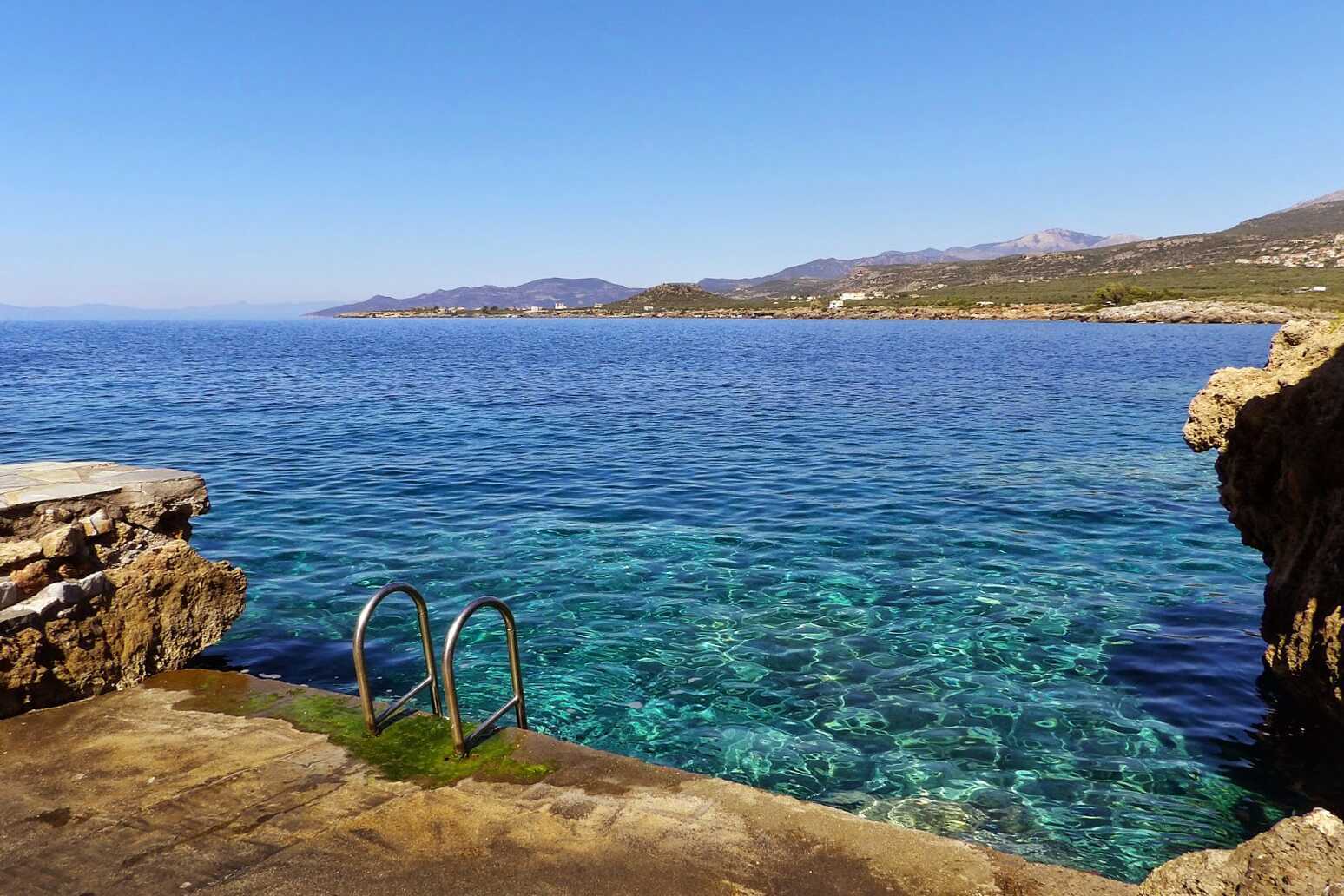 Agios Nikolaos, söder om Stoupa.