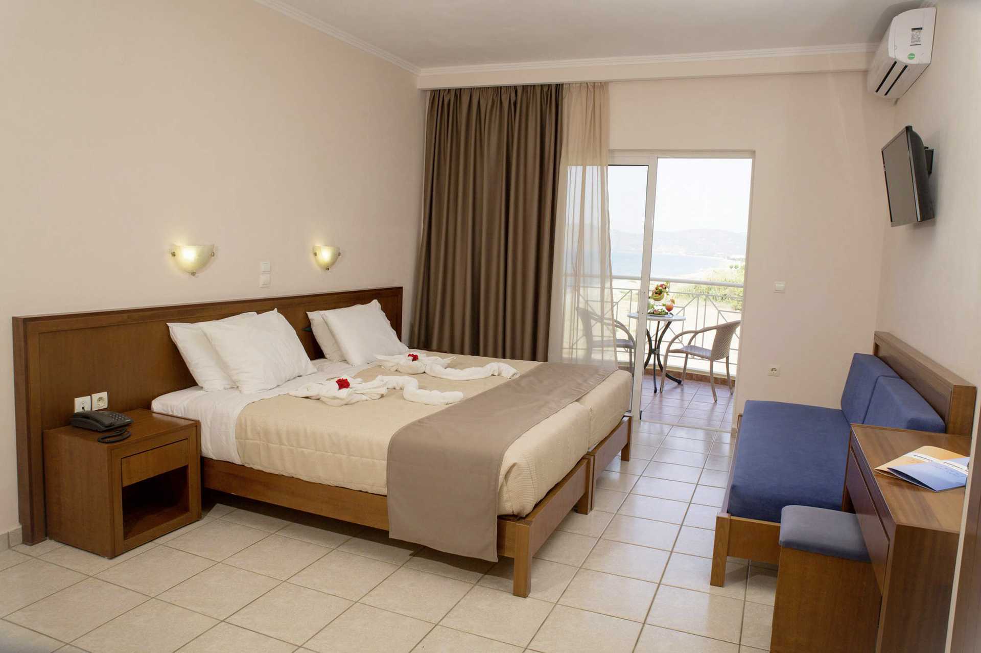 Dubbelrum på hotell Sunny Bay i Kastelli, Kreta.