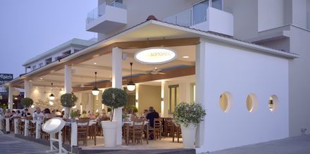 Grekiska restaurangen Kyklos, ca 15 minuters promenad från hotellet.