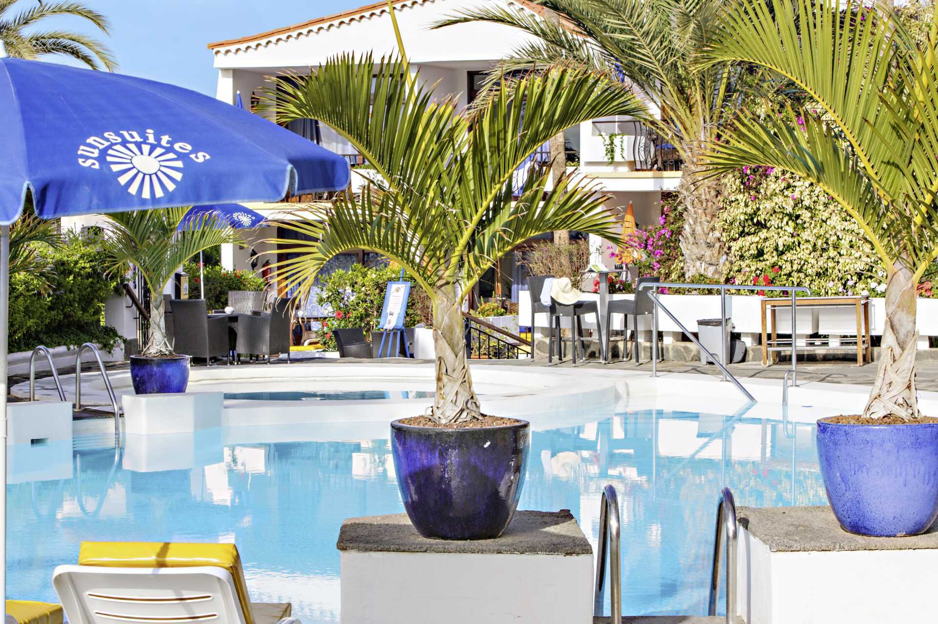 Poolområdet på hotell Sunsuites Carolina på Gran Canaria, Kanarieöarna.