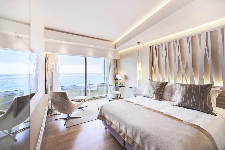 Superiorrum med havsutsikt på hotell Rodos Palace i Ixia på Rhodos, Grekland.