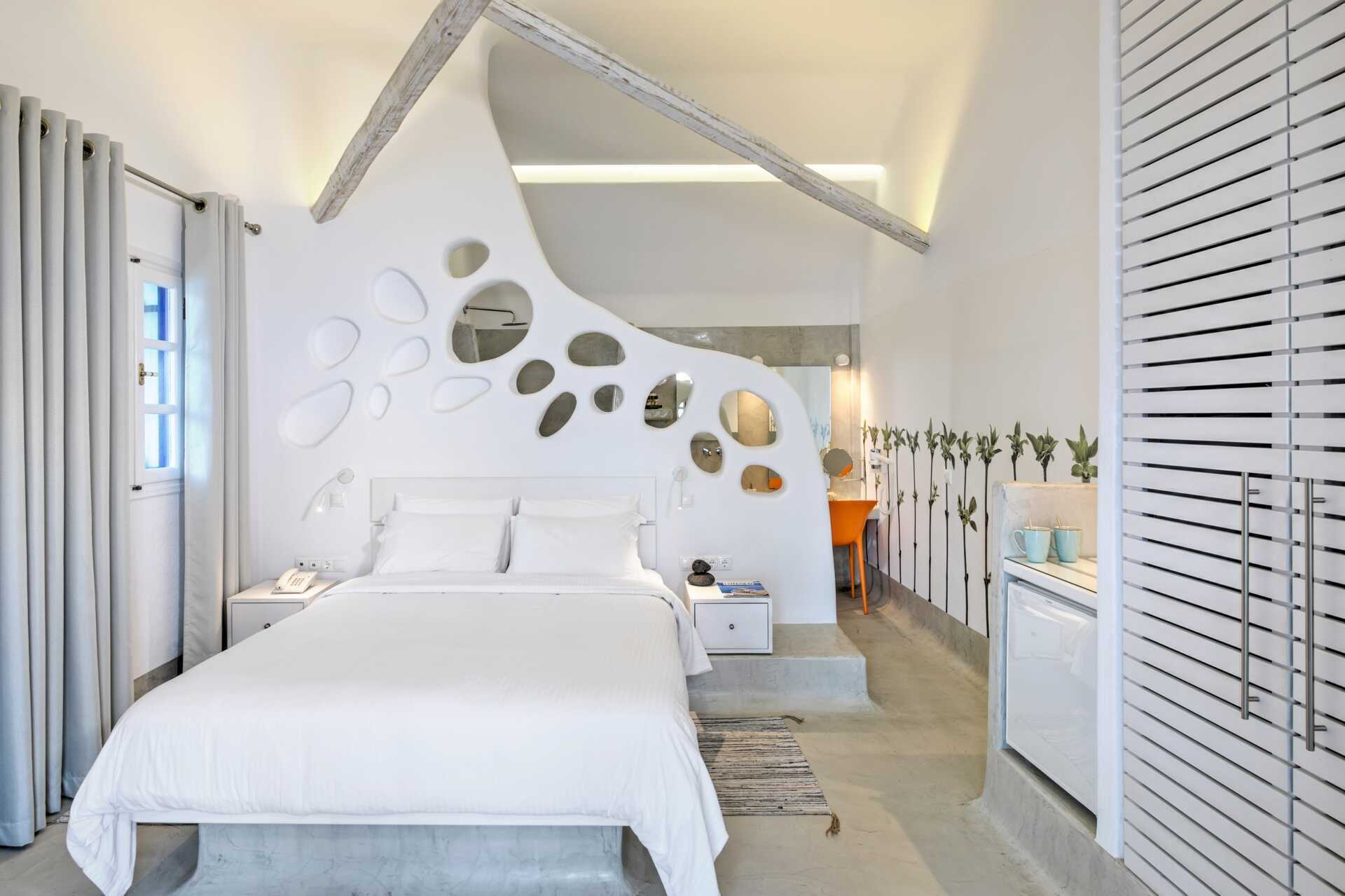 Superiorrum på hotell Kouros Village i Perissa på Santorini, Grekland.