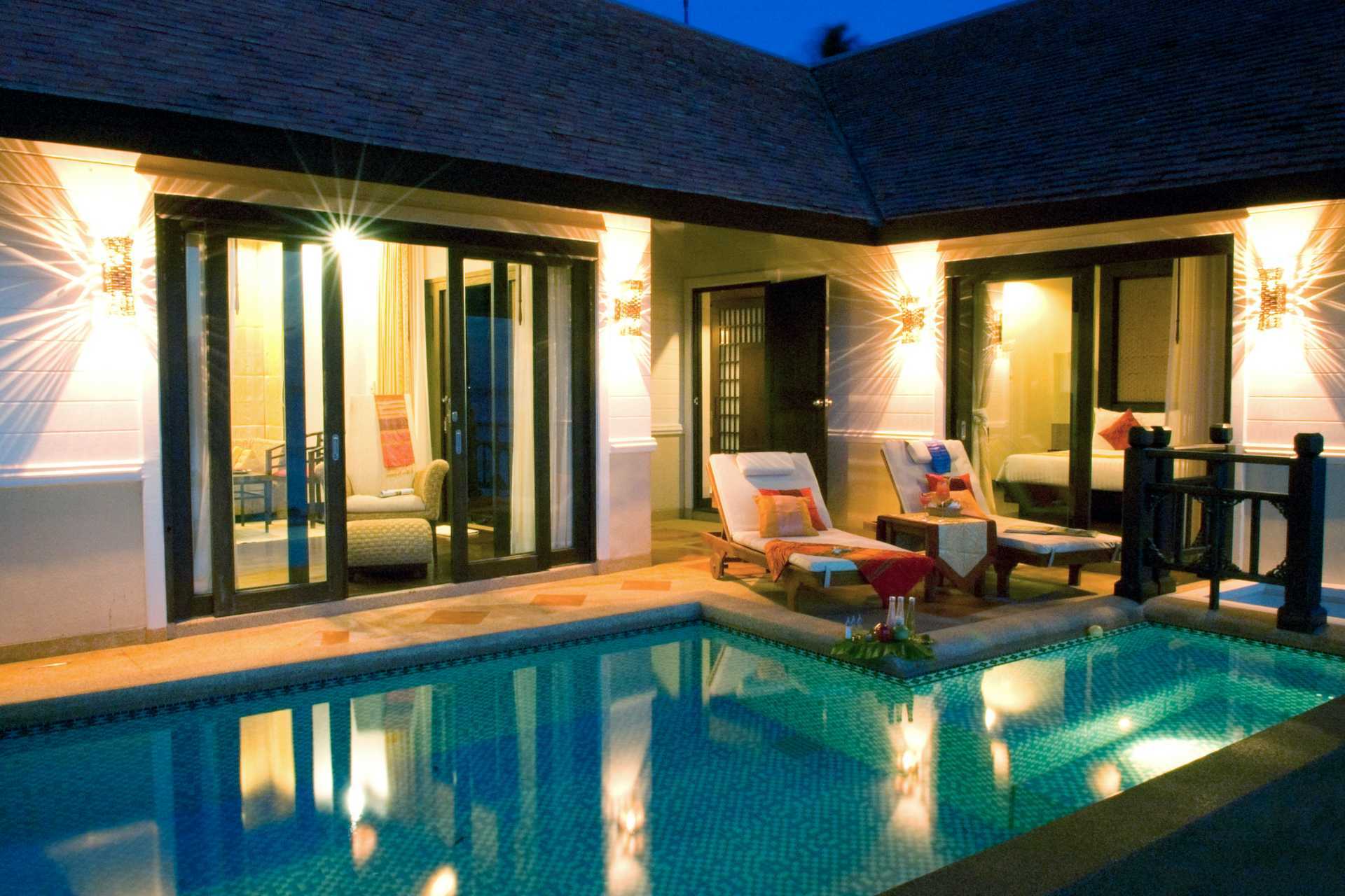 Svit med privat pool på hotell Rawi Warin på Koh Lanta, Thailand.