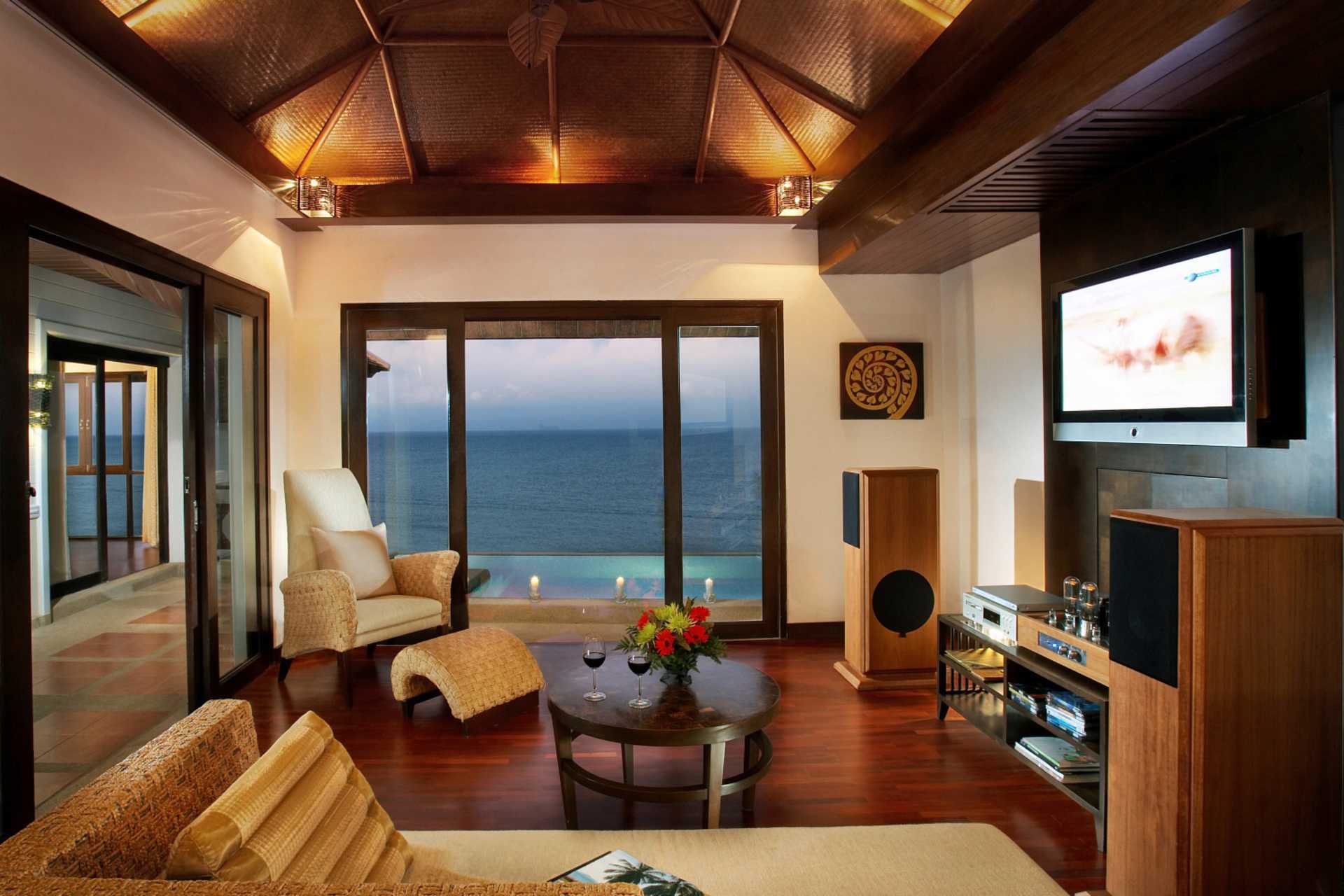 Svit med privat pool på hotell Rawi Warin på Koh Lanta, Thailand.