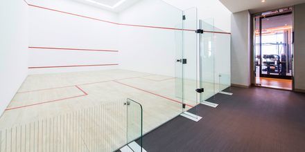 En av två squashbanor på Ritz-Carlton Doha, i Doha, Qatar.