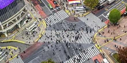 Korsningen vid Shinjuku tunnelbanestation är känd som den mest trafikerade i hela världen.