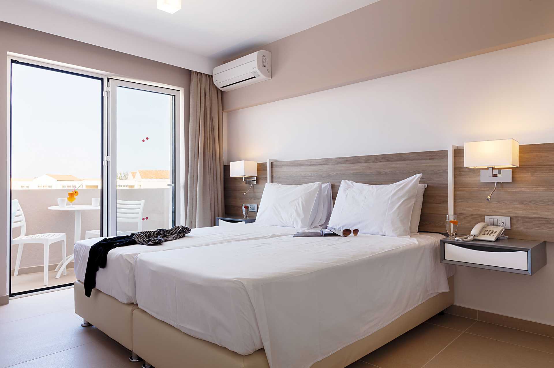 Trerumslägenhet på hotell Santa Helena Beach.