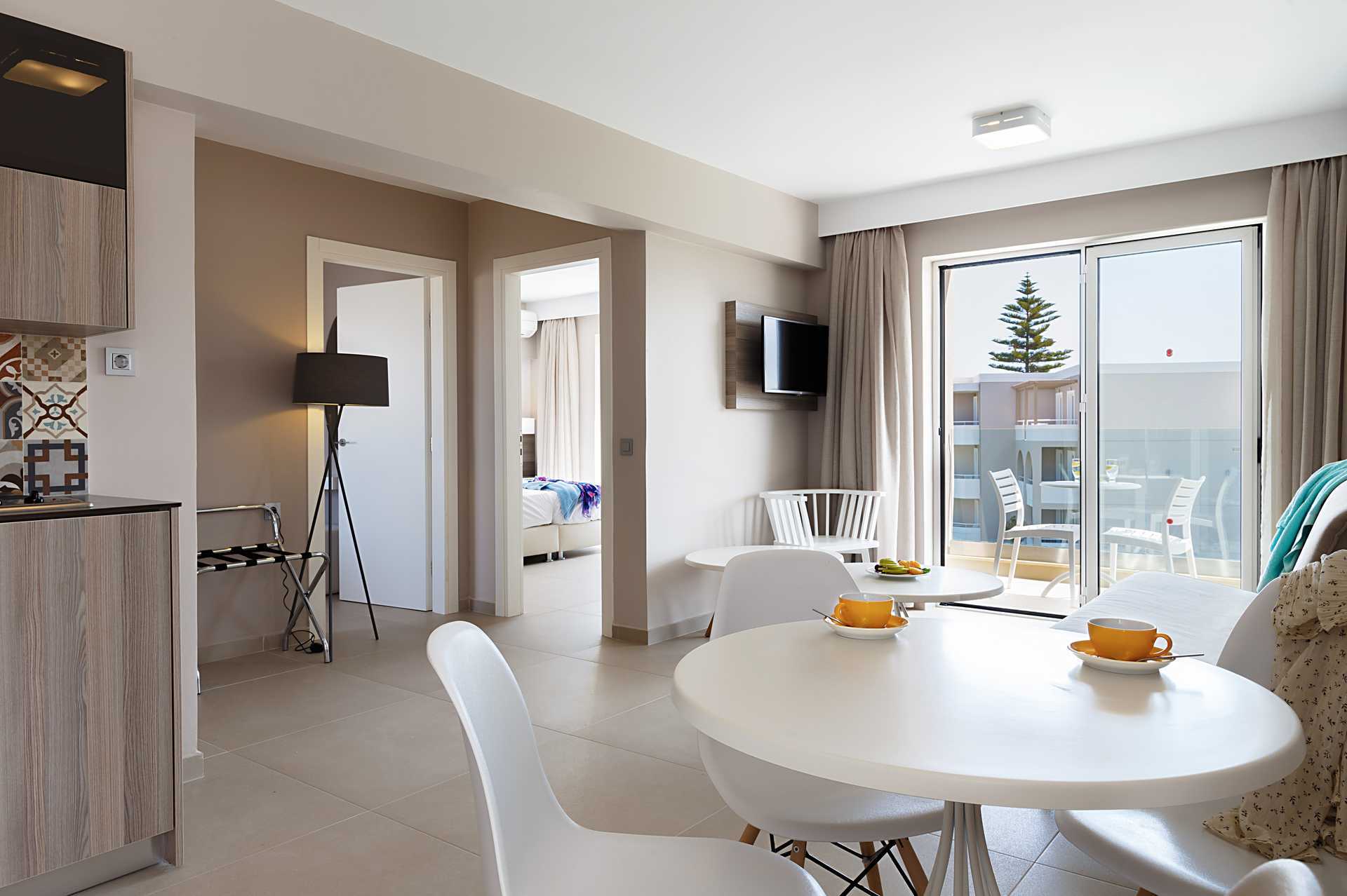 Trerumslägenhet på Santa Helena Beach i Platanias på Kreta.