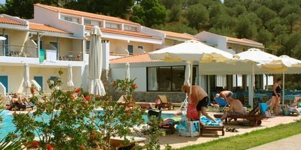 Poolen på hotell Troulos Bay på Skiathos, Grekland.