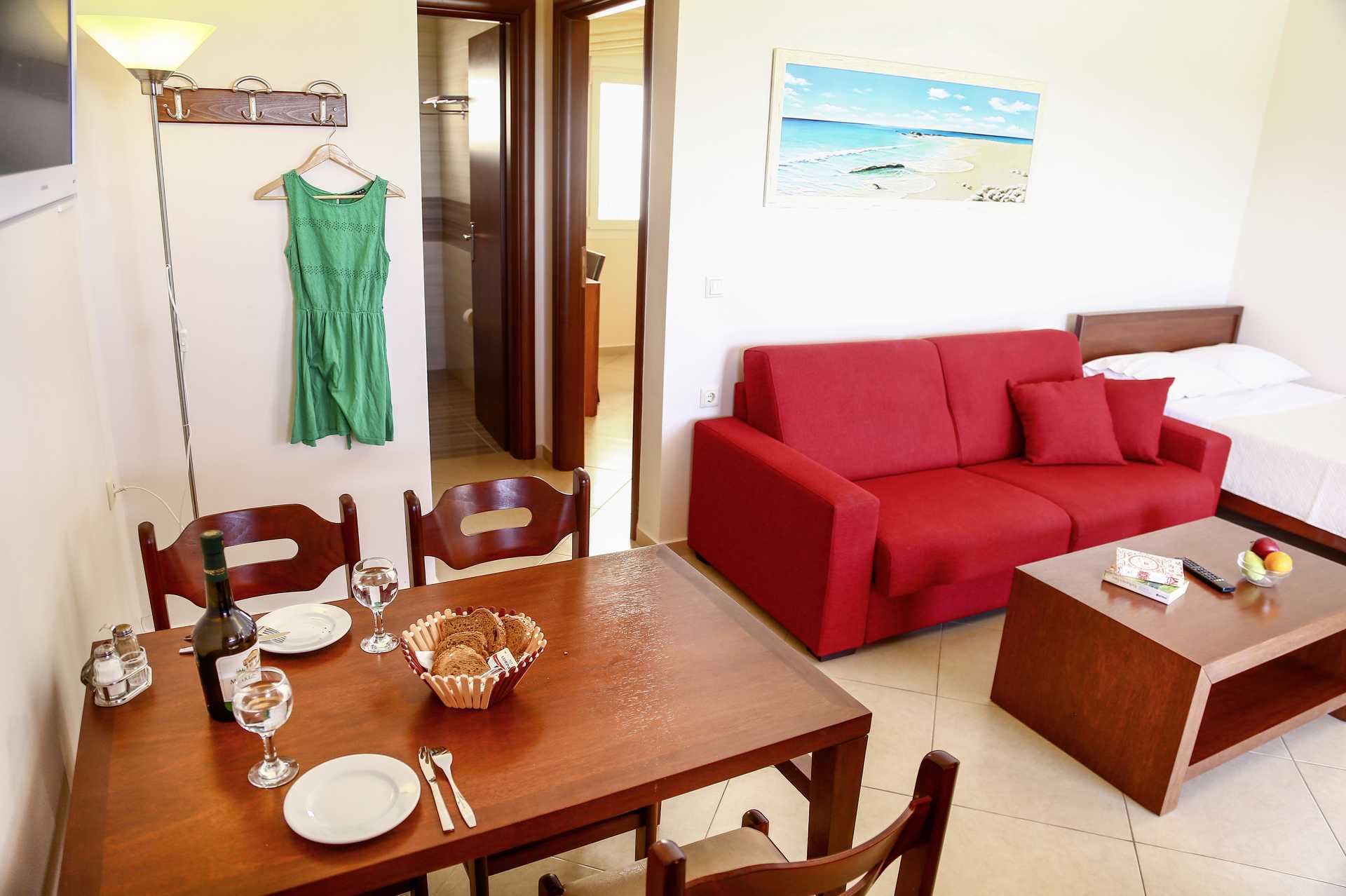 Tvårumslägenhet deluxe på hotell Alea i Parga, Grekland.