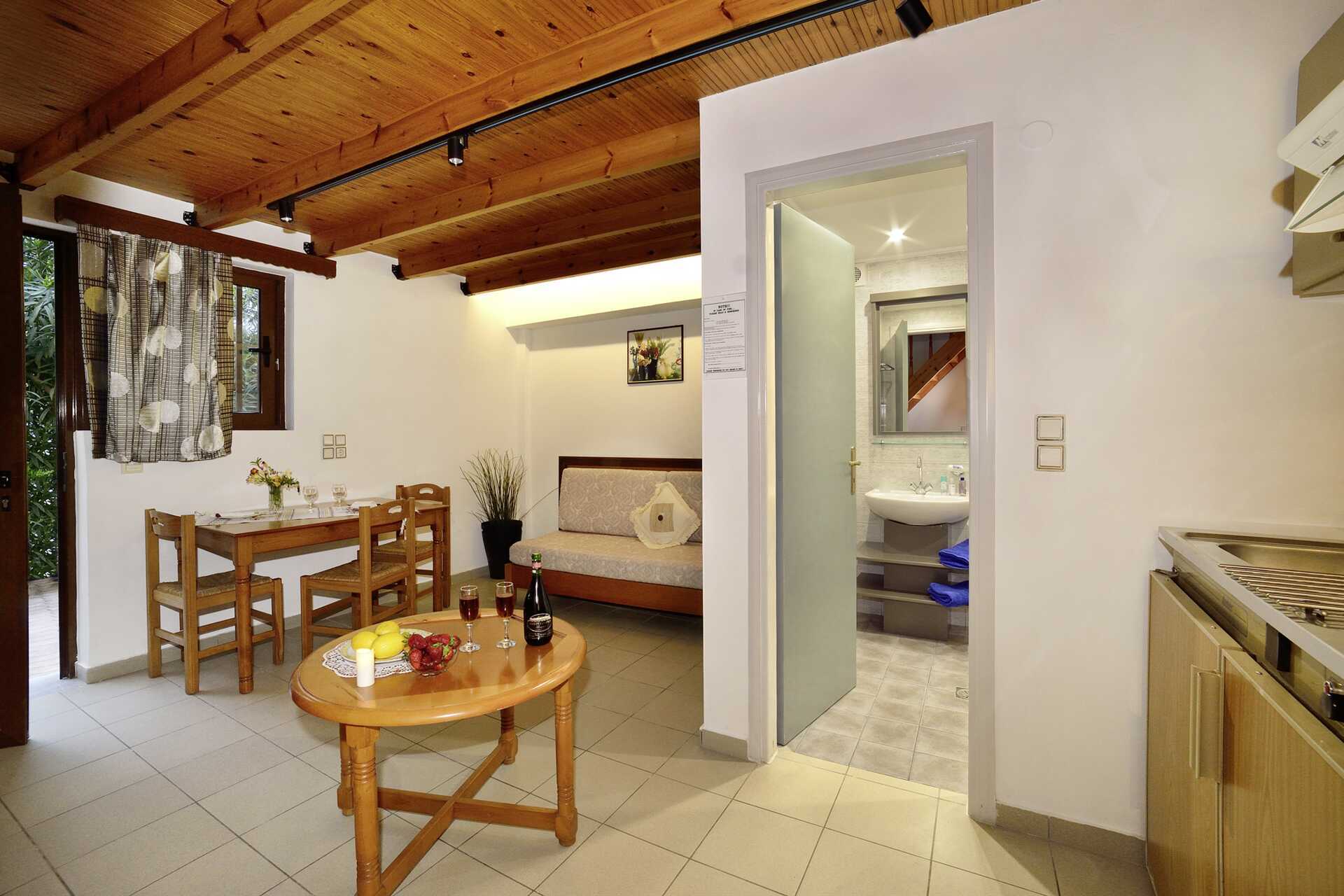 Tvårumslägenhet i etage på hotell Mythos Platanias på Kreta.