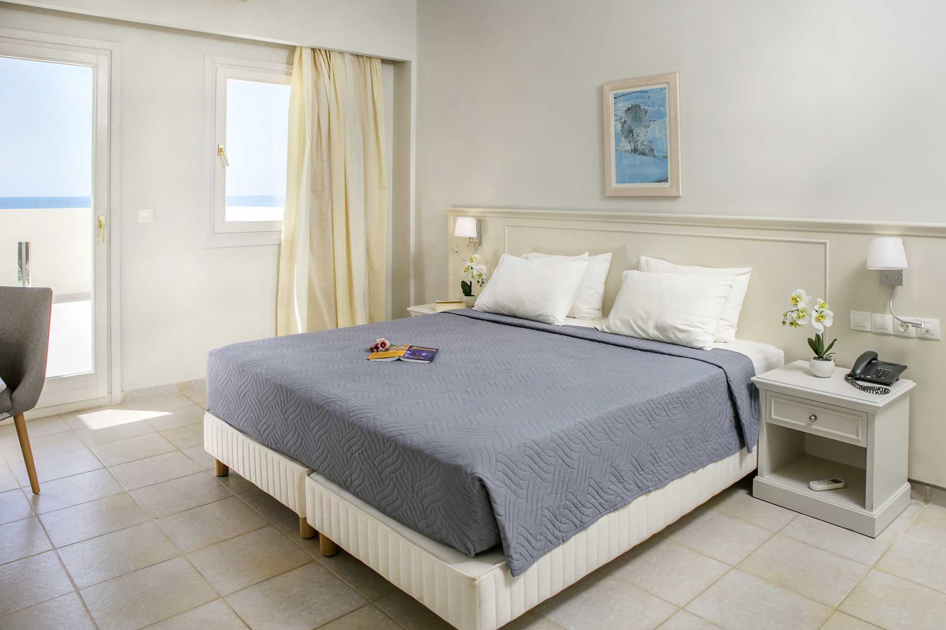 Tvårumslägenhet på hotell Almyra Hotel & Village i Ierapetra på Kreta, Grekland.