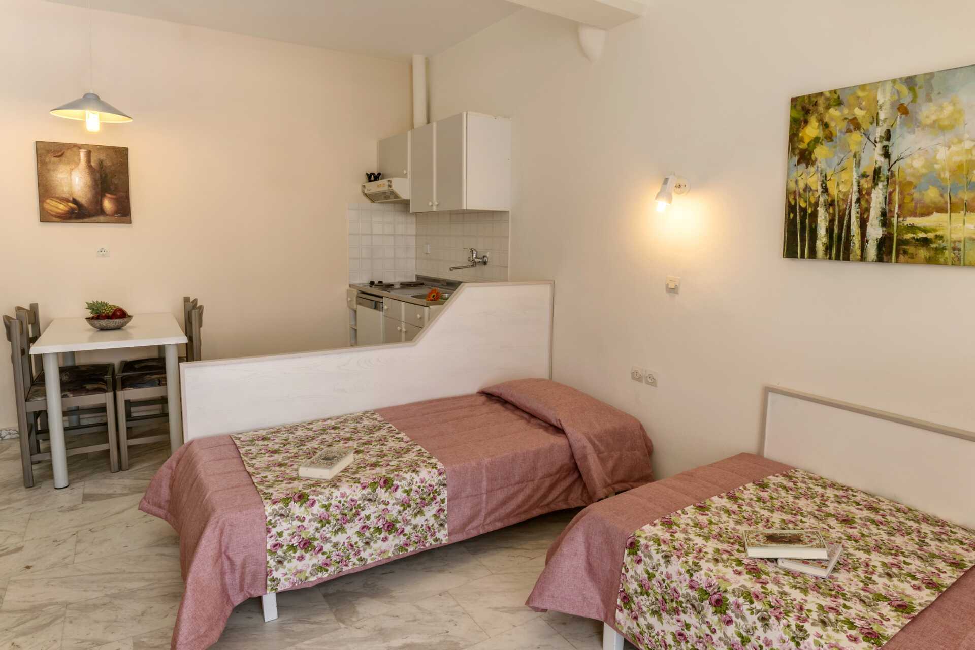 Tvårumslägenhet på hotell Ariadne på Rethymnon kust på Kreta, Grekland.