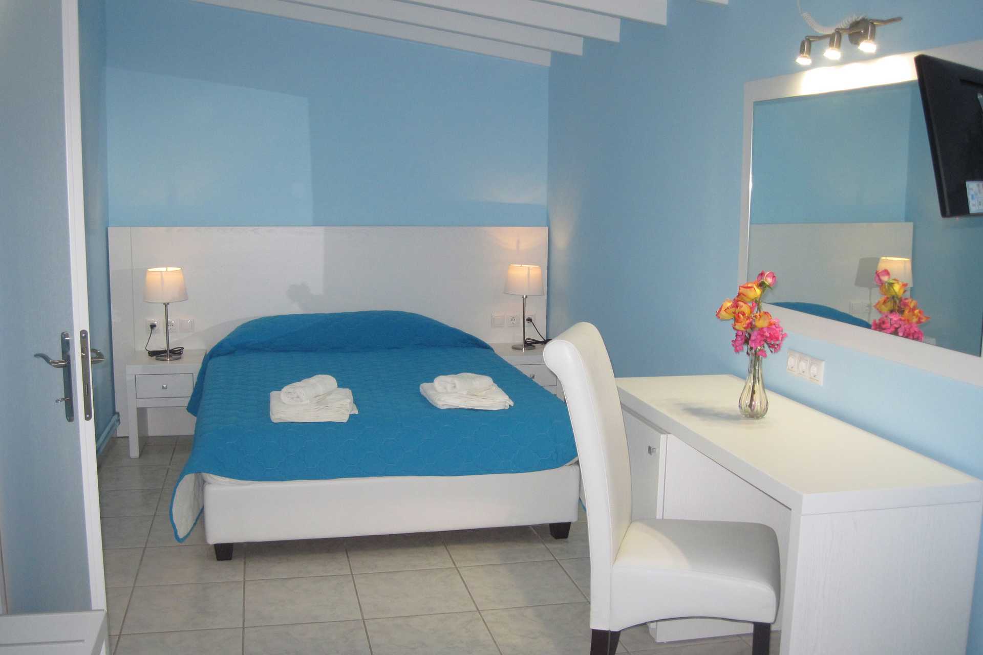 Tvårumslägenhet på hotell Elias i Megali Ammos på Skiathos, Grekland.