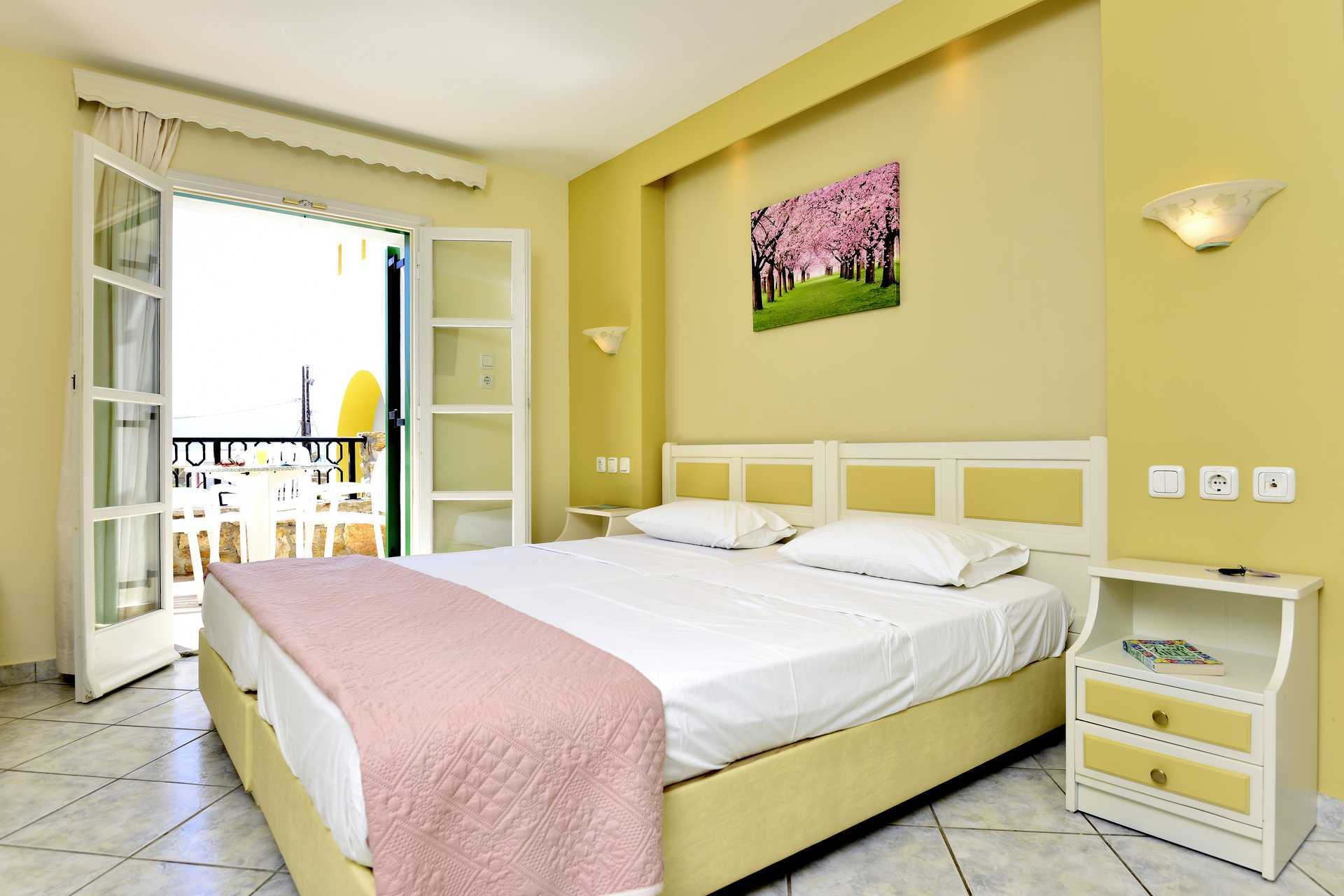 Tvårumslägenhet på hotell Harmony i på Naxos, Grekland.