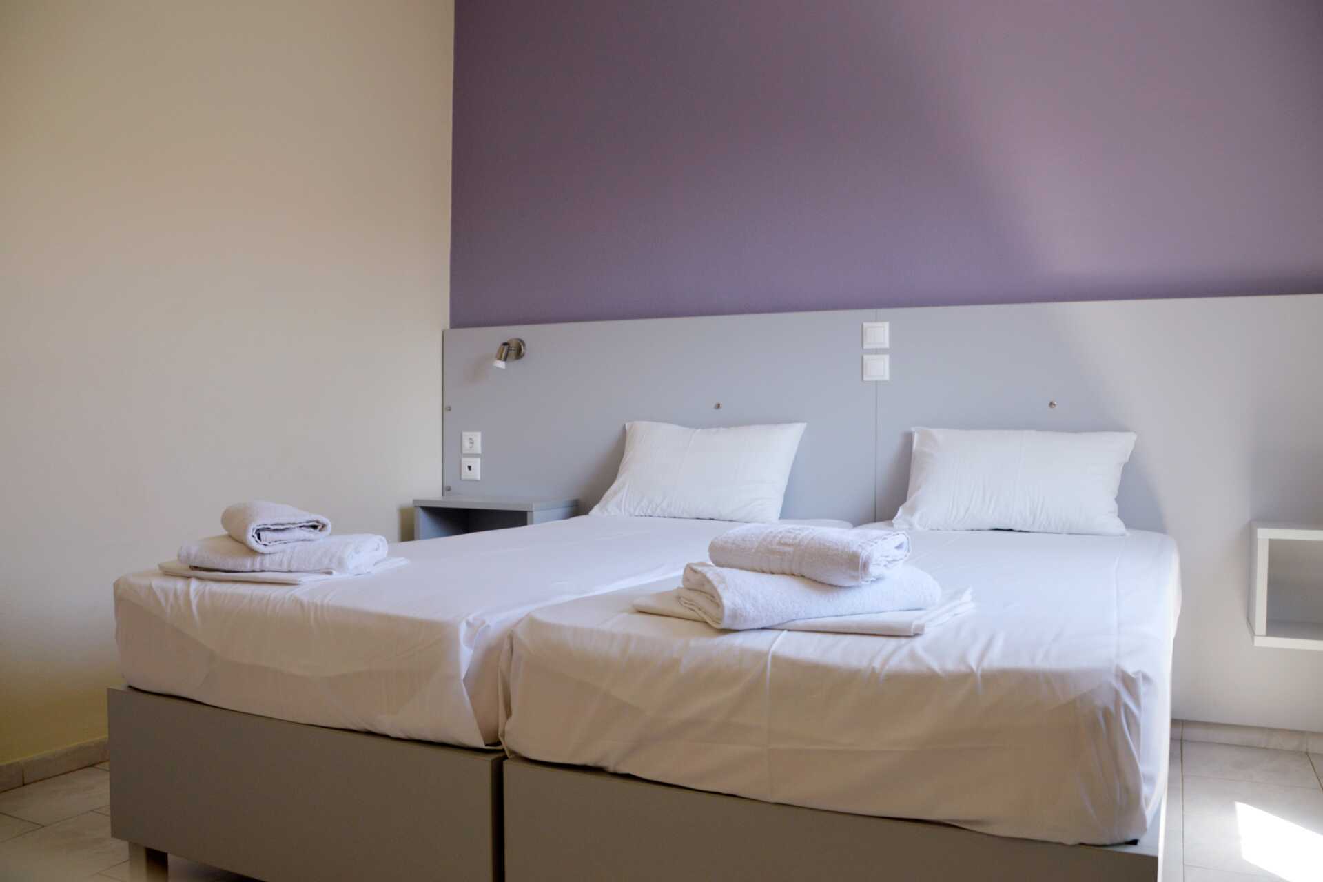 Tvårumslägenhet på hotell Kiwi i Agii Apostoli på Kreta, Grekland