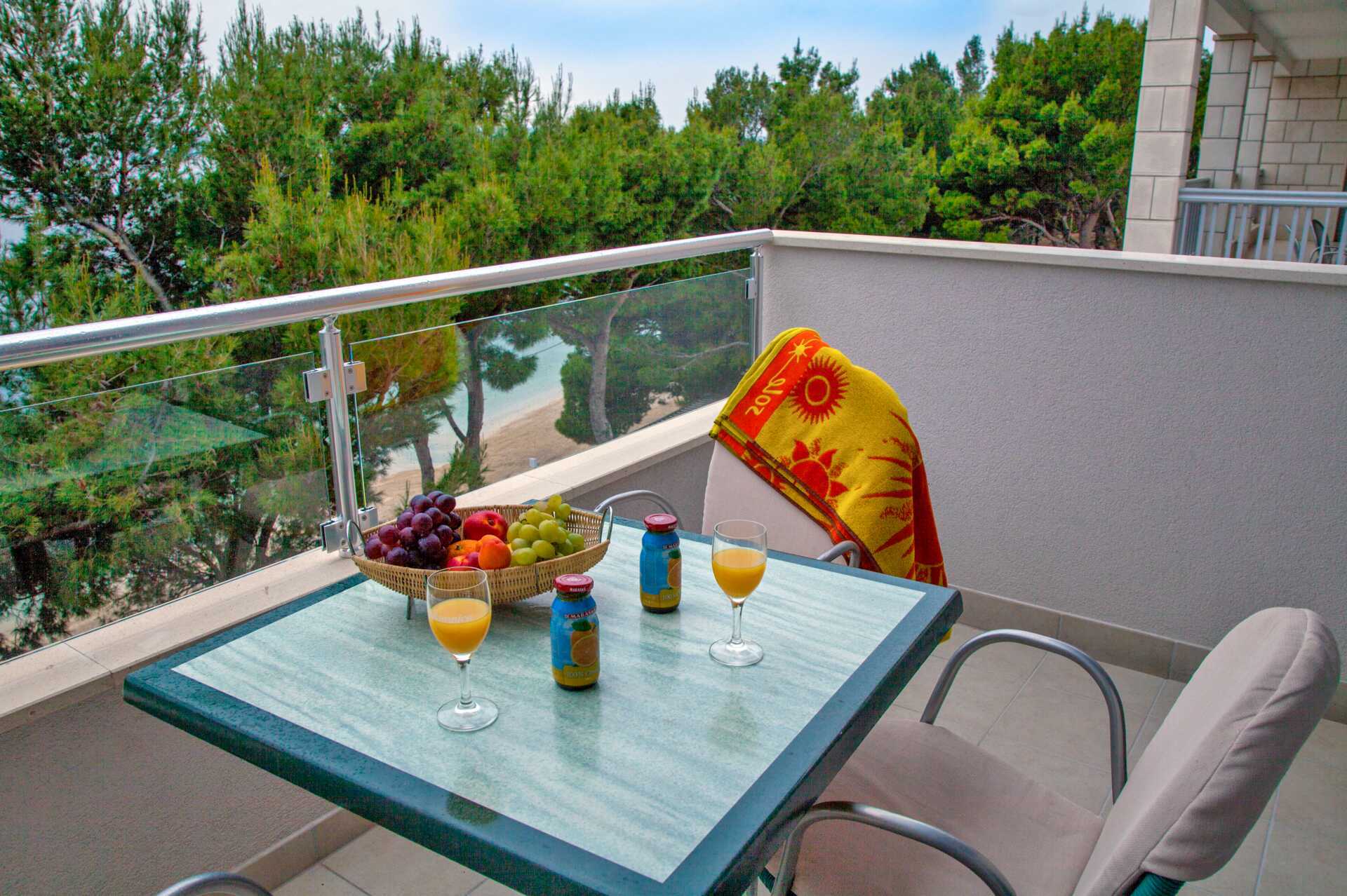 Tvårumslägenhet på hotell Libertas i Makarska, Kroatien.