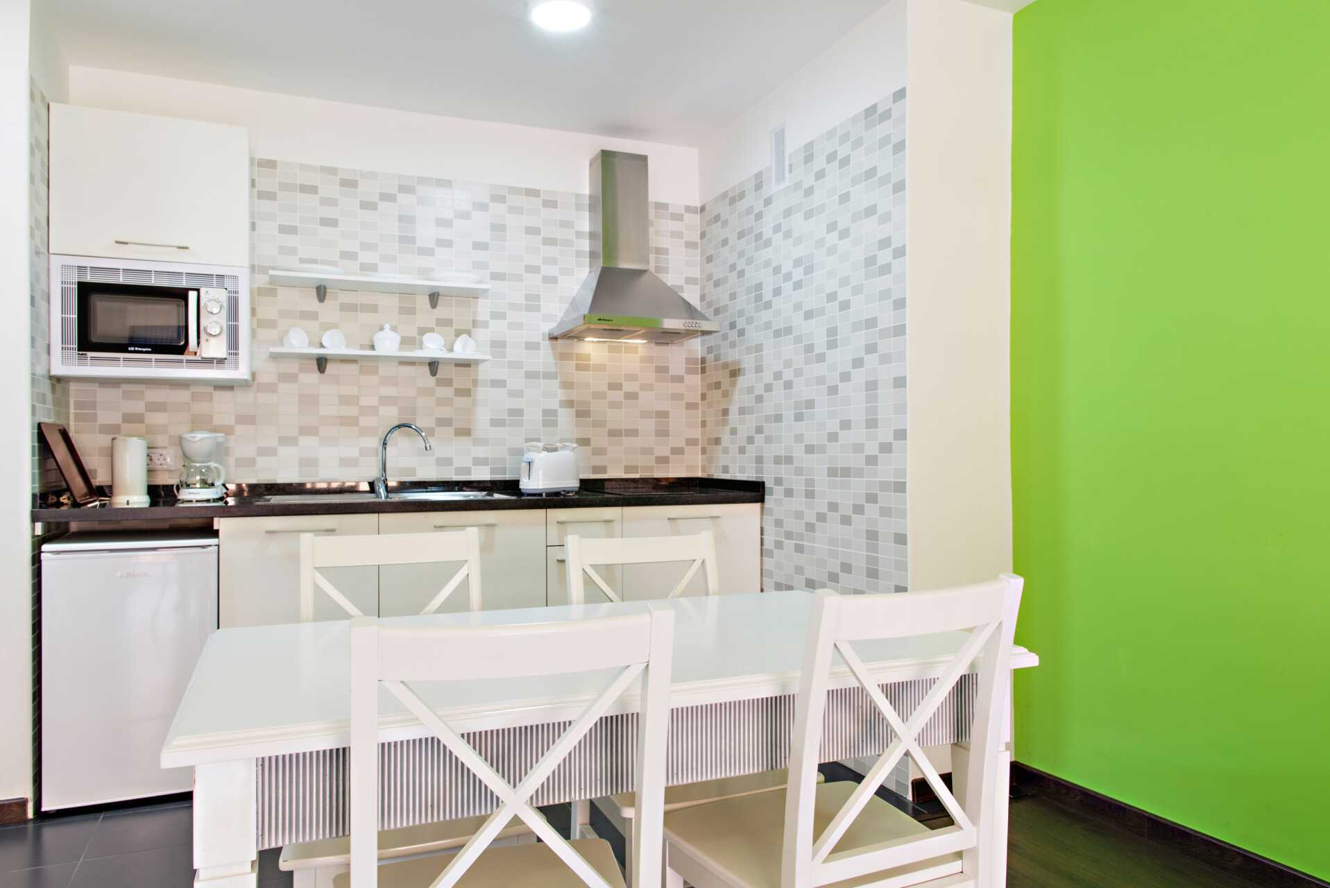 Tvårumslägenhet på hotell Los Alisios i Los Cristianos, Teneriffa.