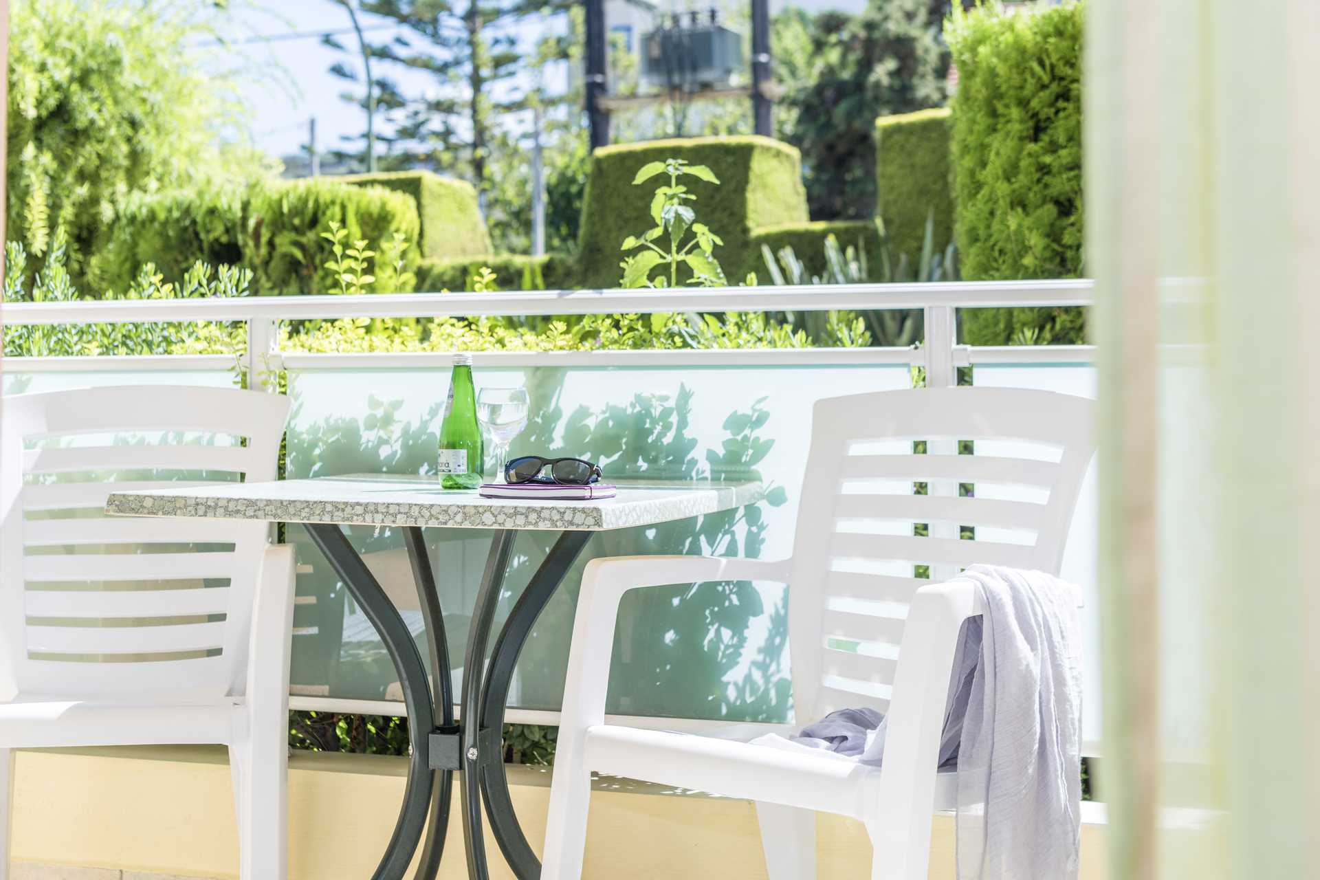 Tvårumslägenhet på hotell Melmar i Rethymnon stad på Kreta, Grekland.