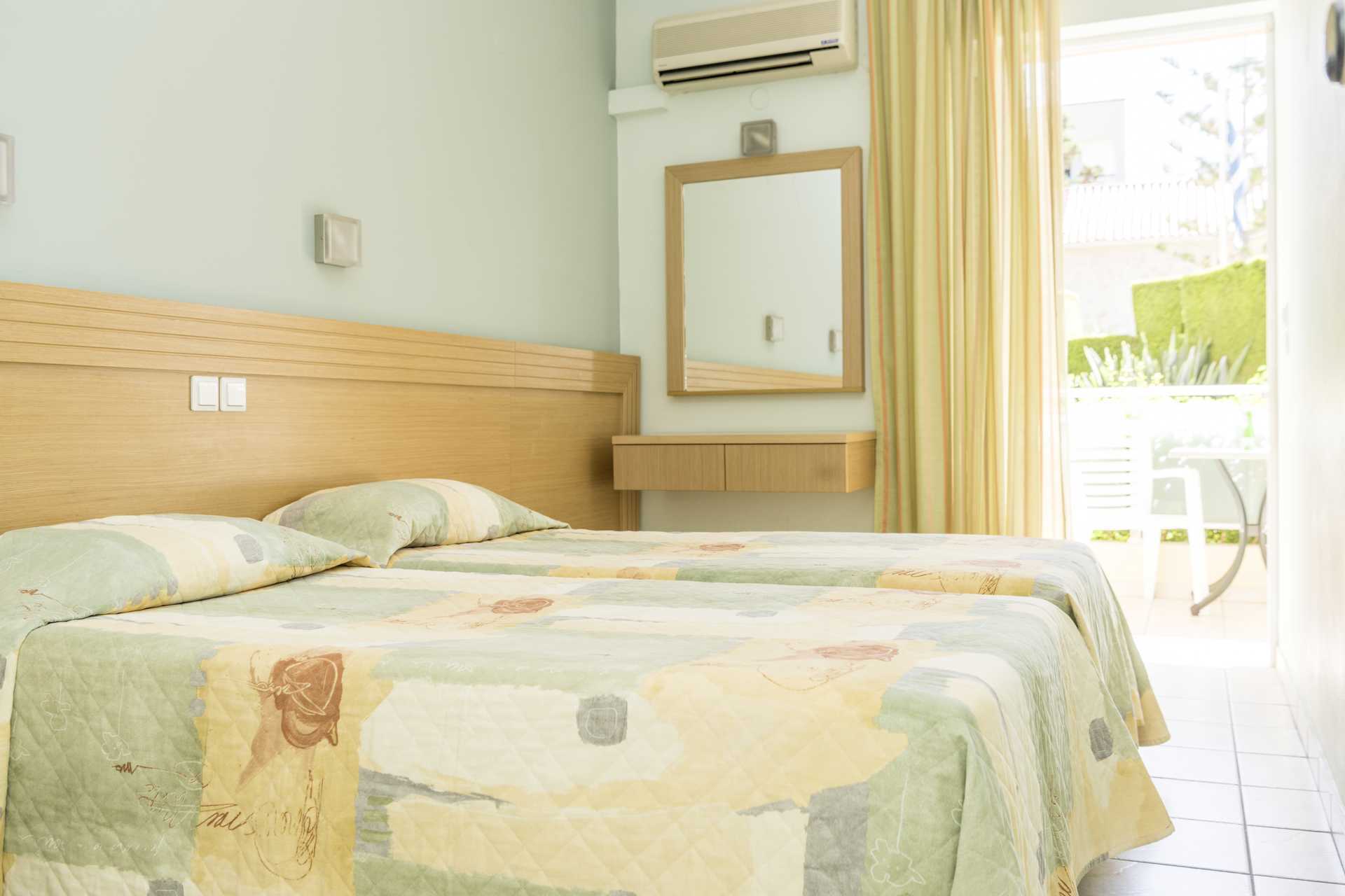 Tvårumslägenhet på hotell Melmar i Rethymnon stad på Kreta, Grekland.