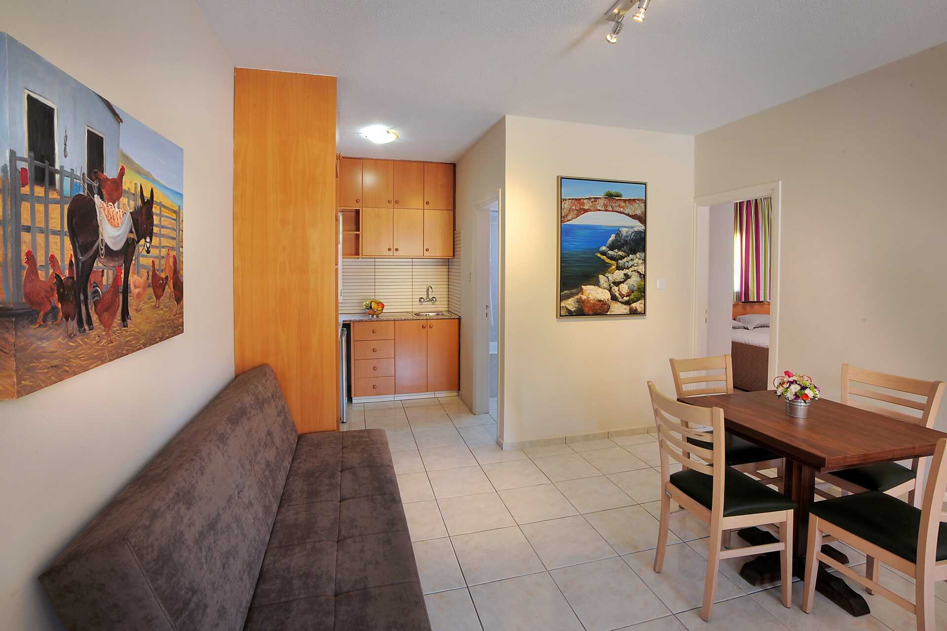 Tvårumslägenhet på hotell Nelia Gardens, Ayia Napa.
