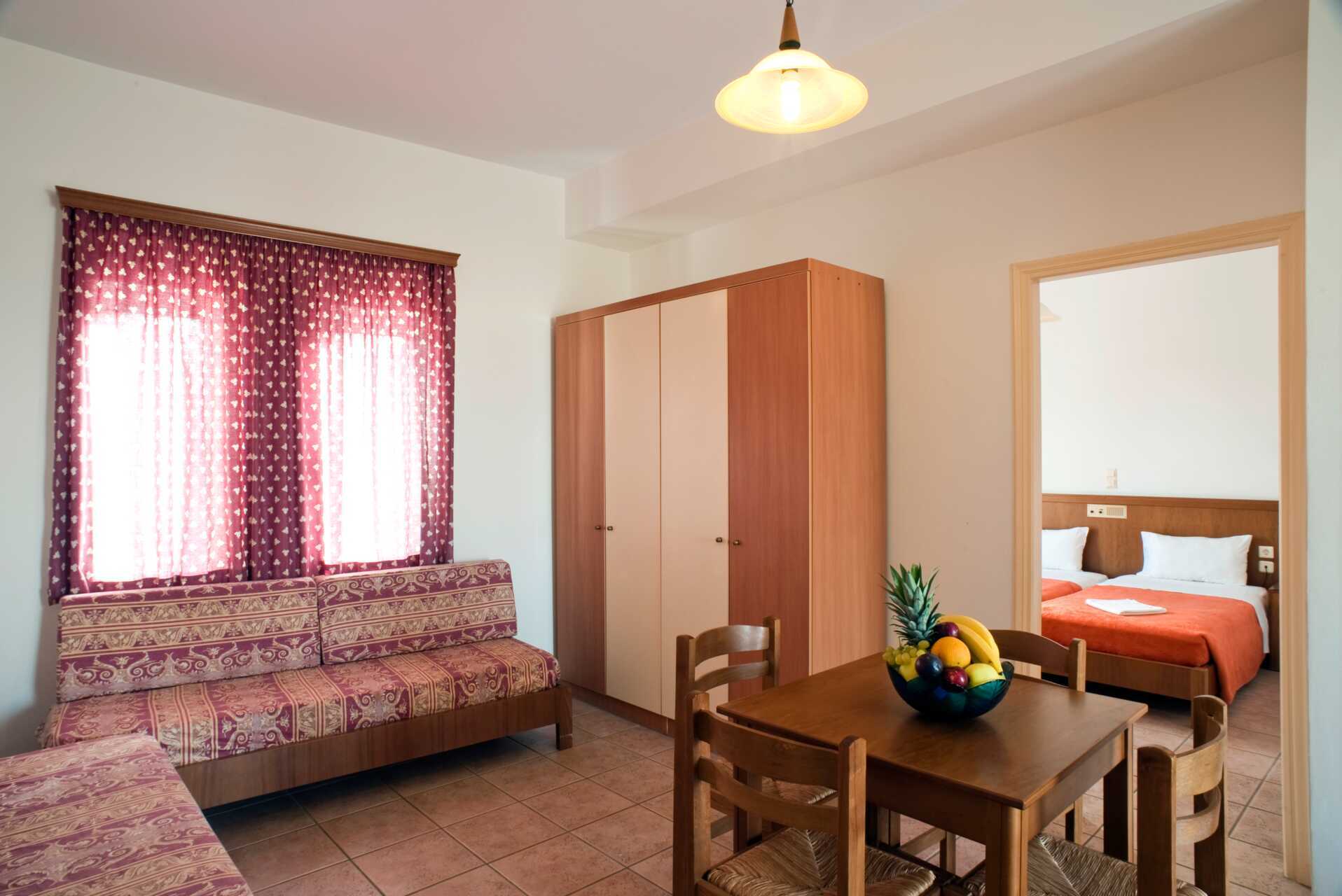 Tvårumslägenhet på hotell Nontas på Kreta, Grekland