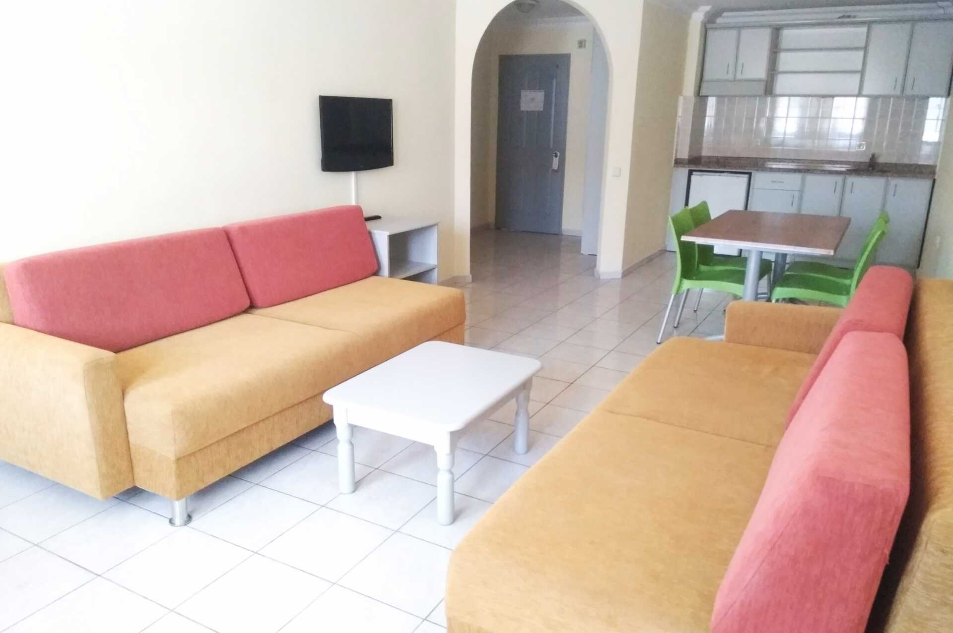 Tvårumslägenhet på hotell Sailor i Alanya, Turkiet.