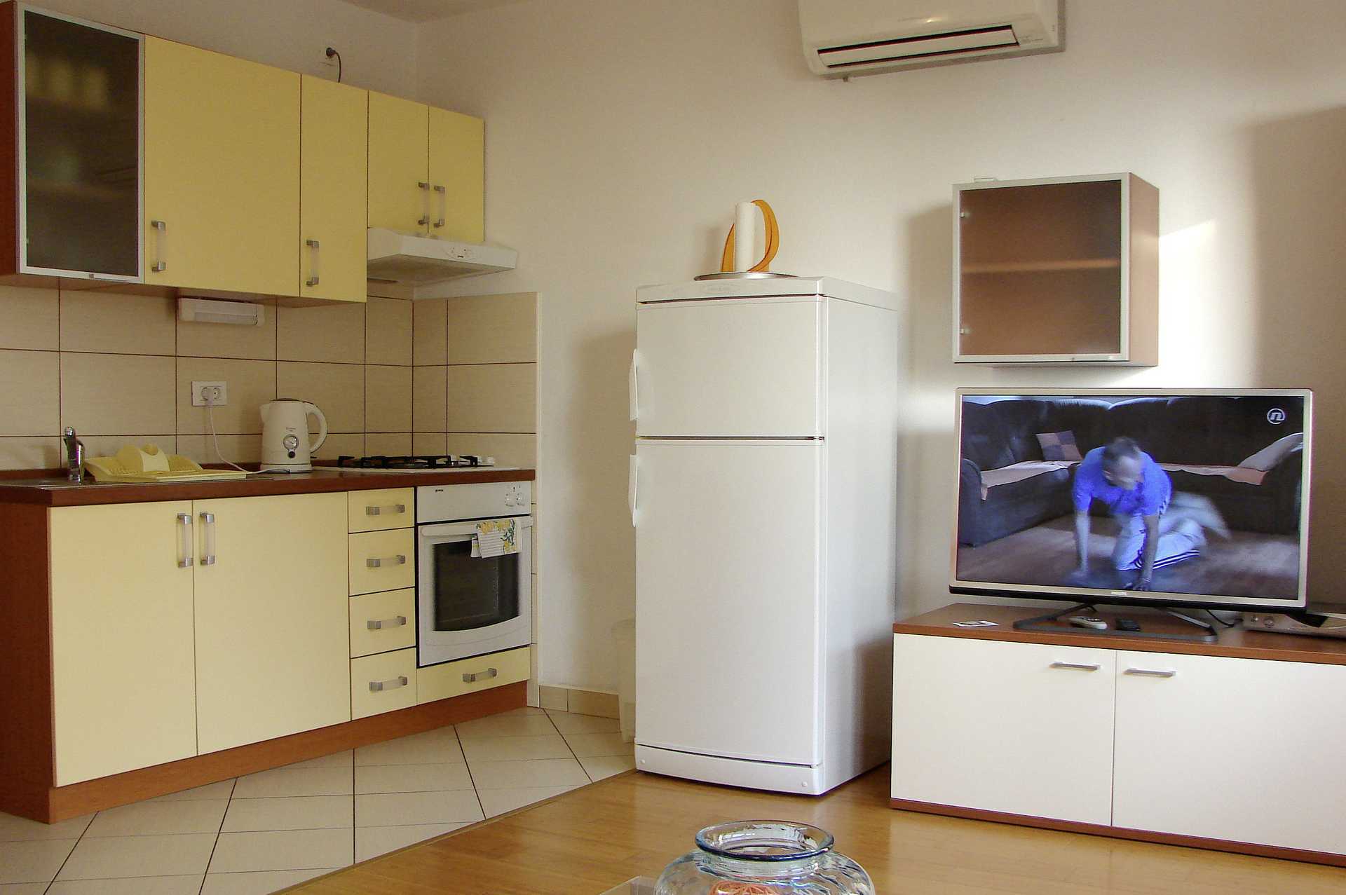 Tvårumslägenhet på hotell Sanja i Makarska, Kroatien.