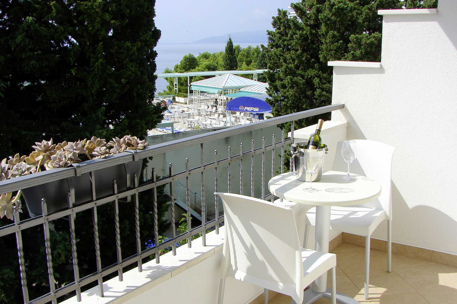 Tvårumslägenhet på hotell Sanja i Makarska, Kroatien.