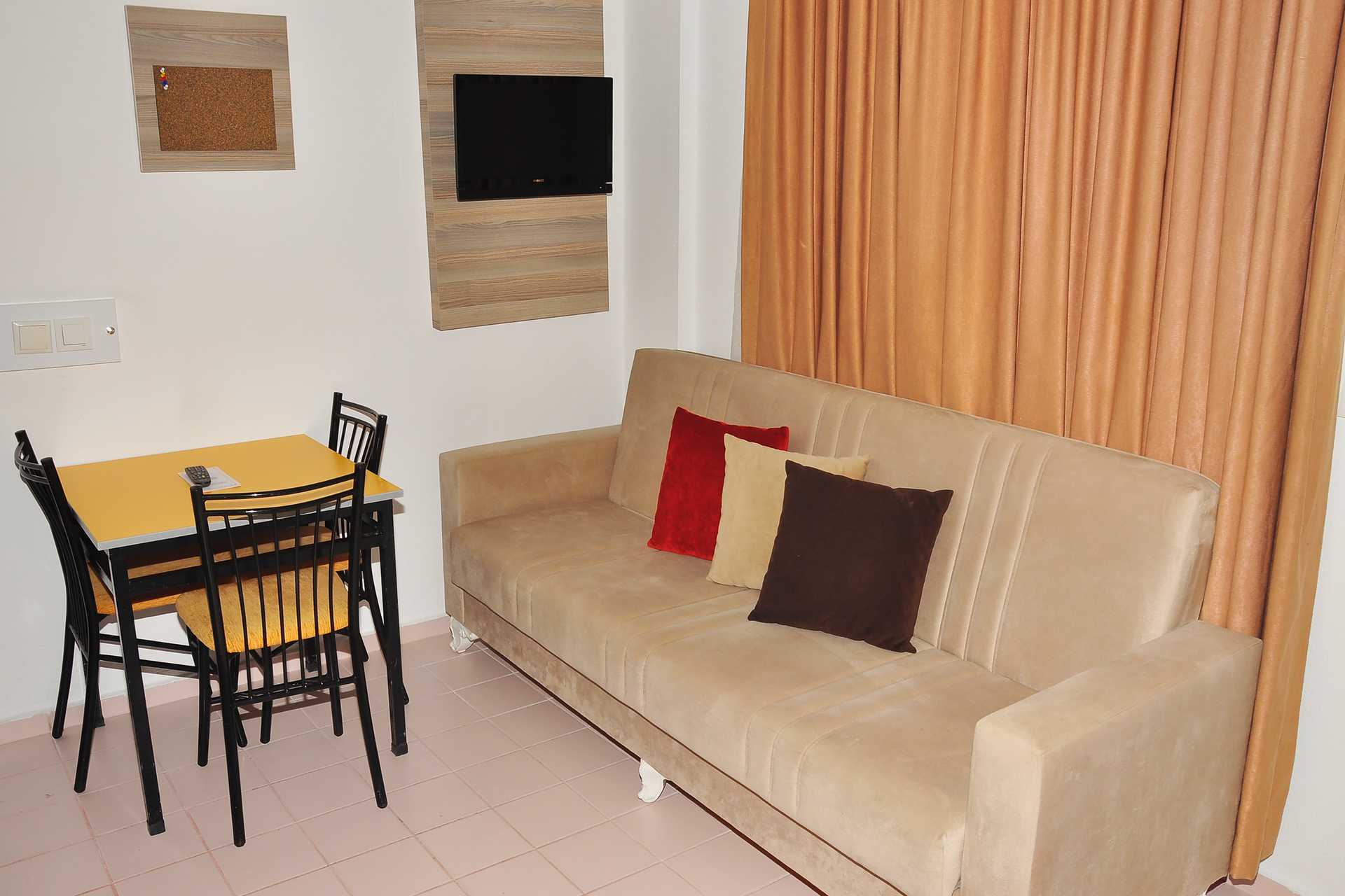 Tvårumslägenhet på hotell Sunflower i Side, Turkiet.