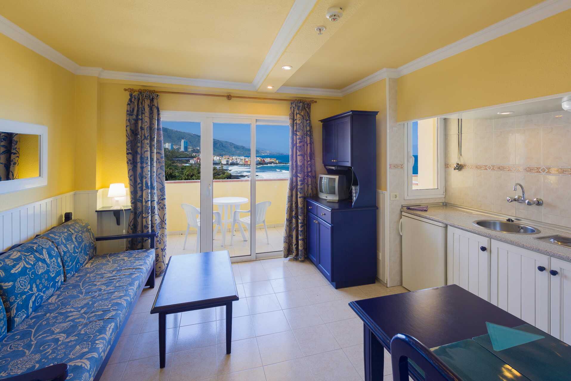 Tvårumslägenhet på hotell Teneguia i Puerto de la Cruz, Teneriffa.