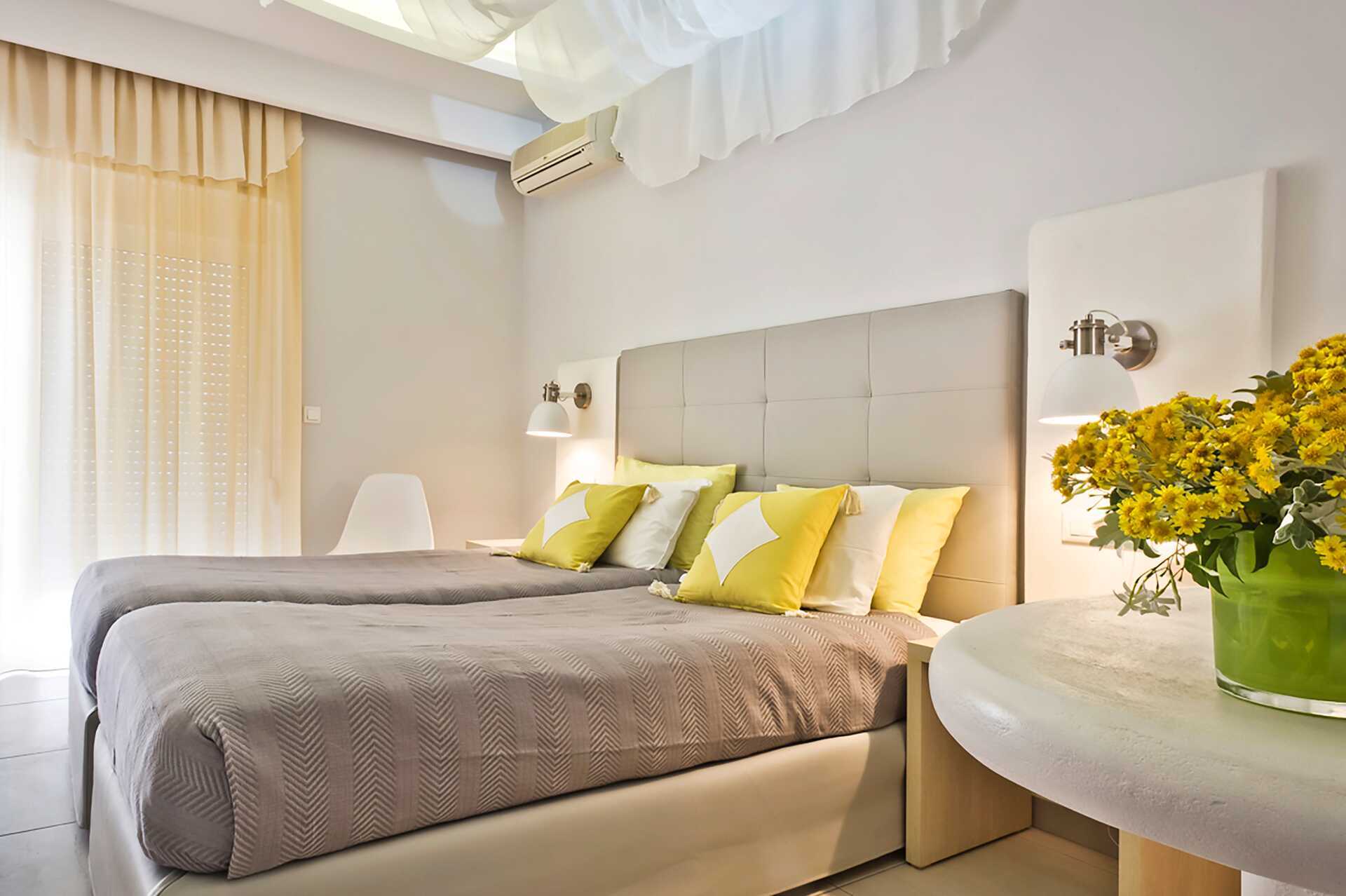 Tvårumslägenhet på hotell Venezia i Karpathos stad, Grekland.