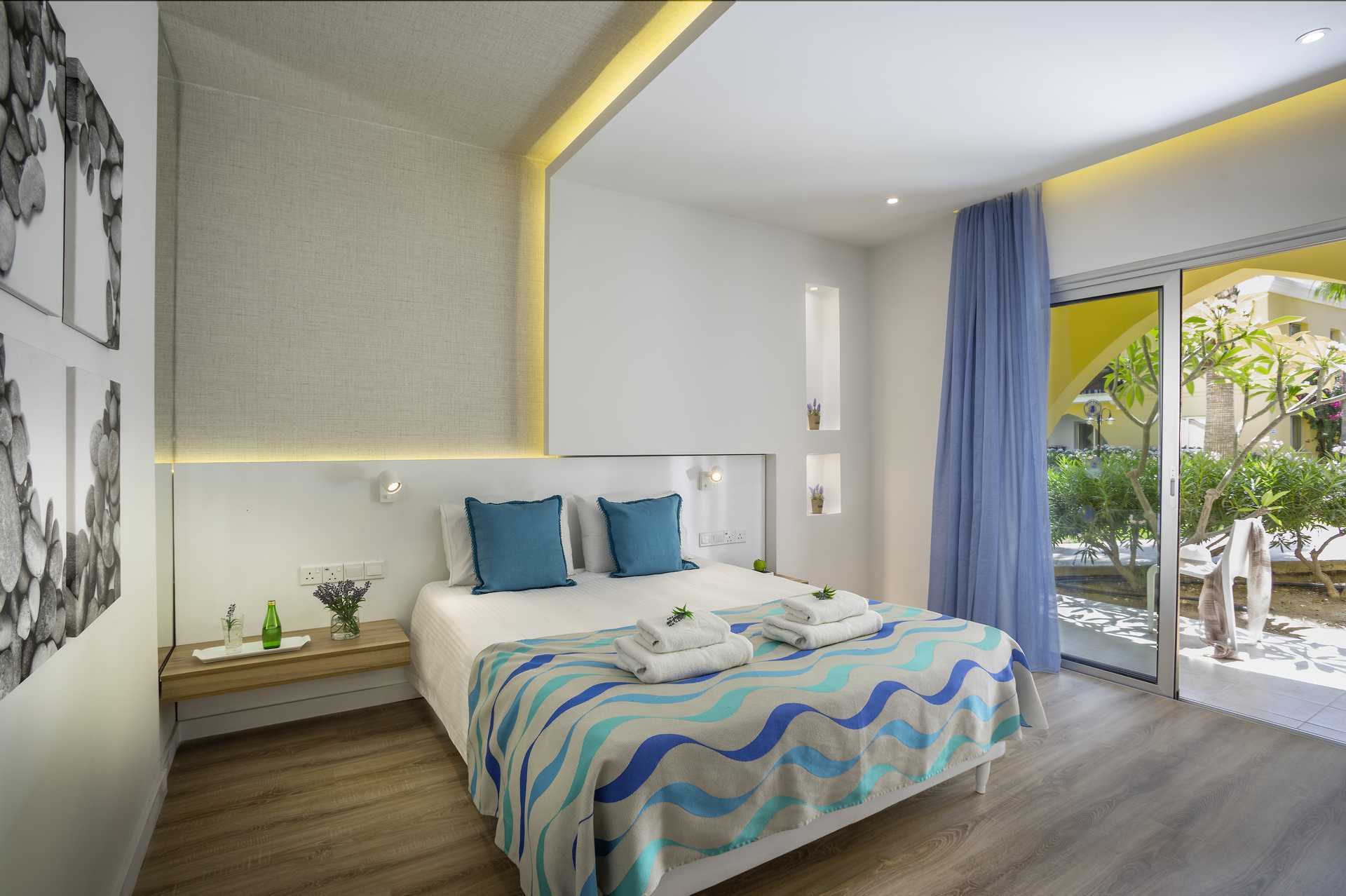 Tvårumslägenheter superior på Malama Beach Holiday Village i Fig Tree Bay, Cypern.