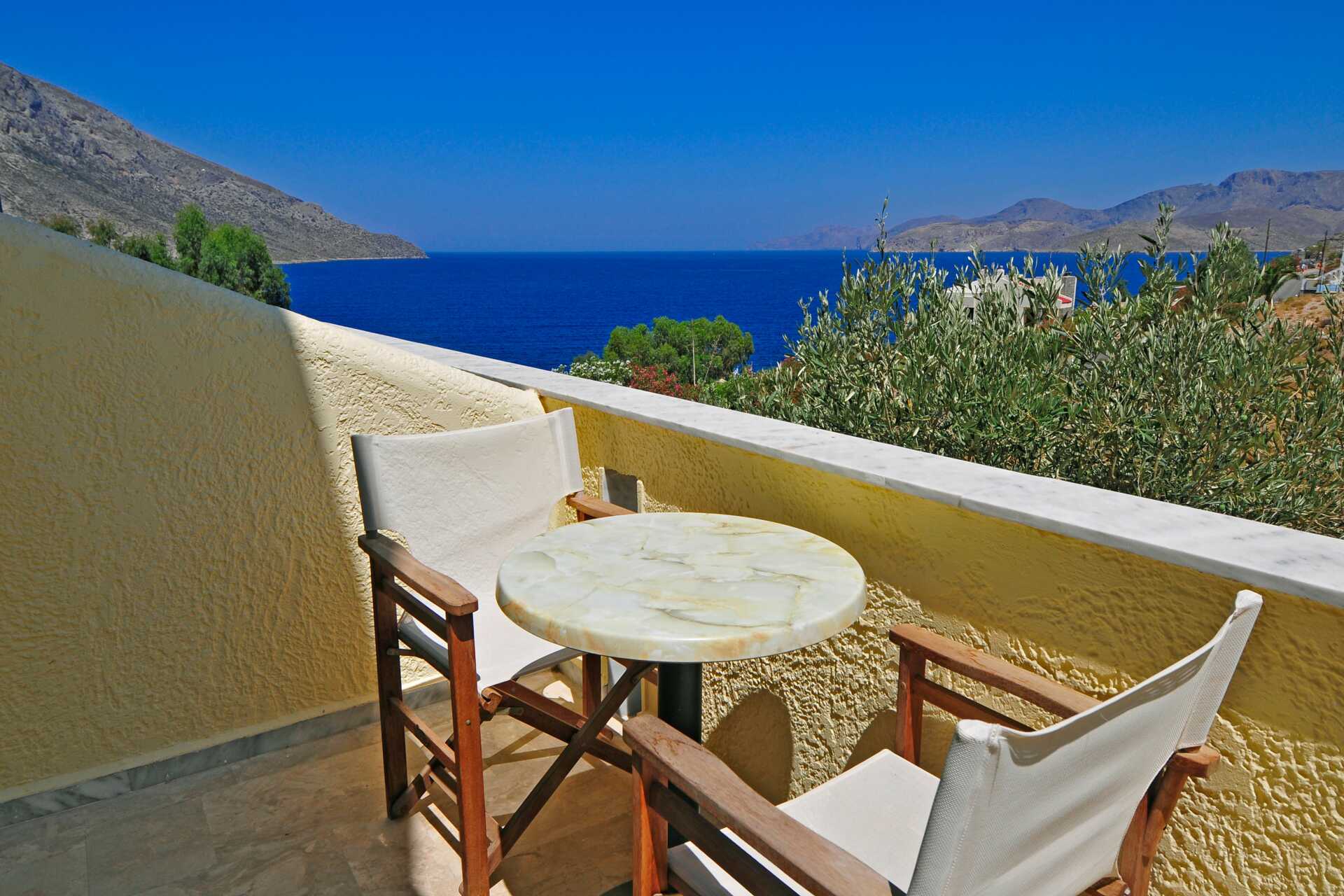 Utsikt från enrumslägenhet på hotell Philoxenia i Massouri på Kalymnos.