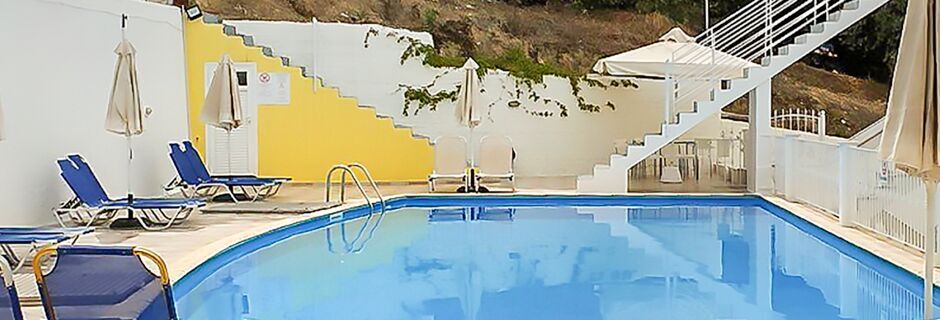 Poolområde på hotell Valtos Ionion i Parga.