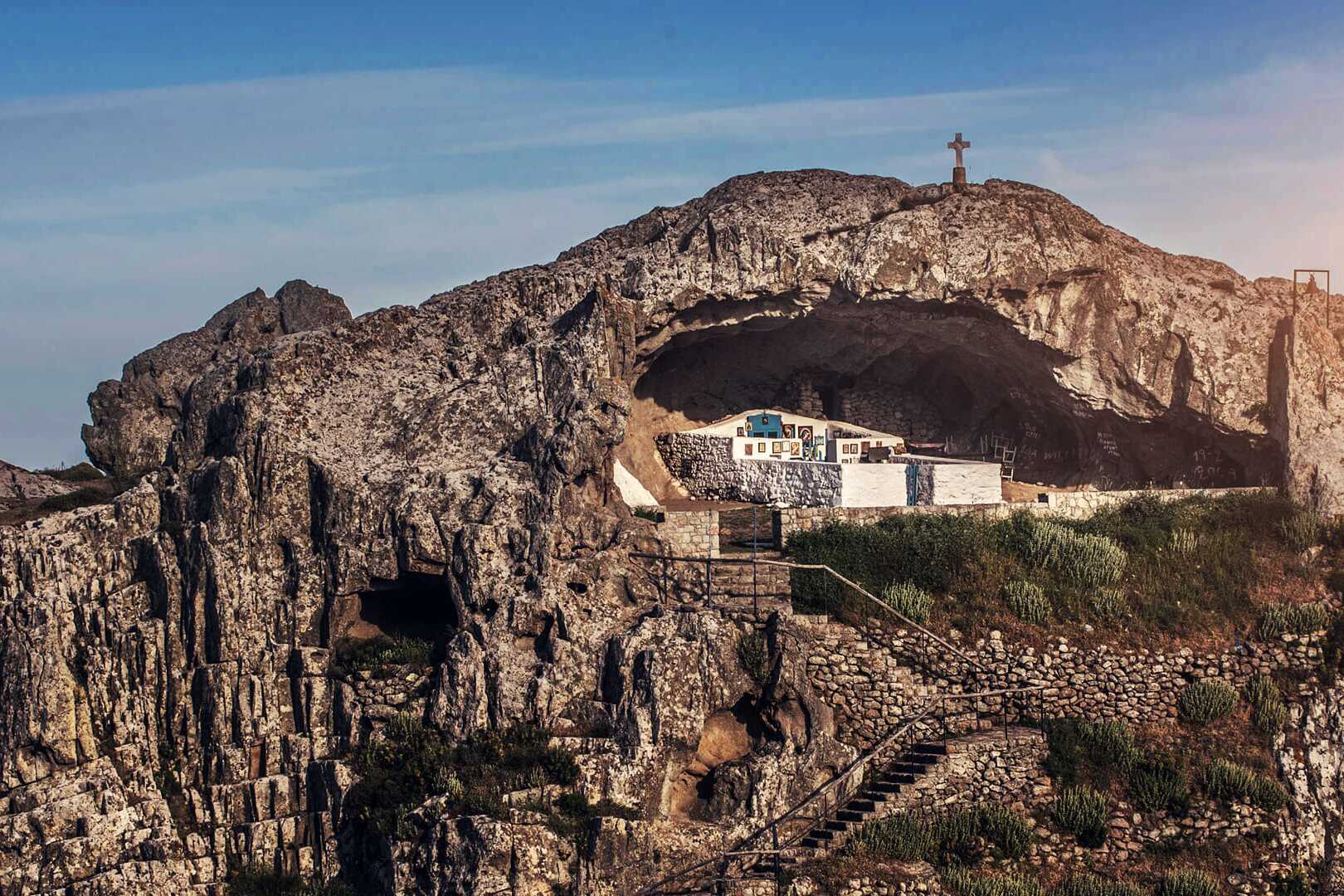 Ett av Greklands mest unika kloster, Panagia Kakaviotisa