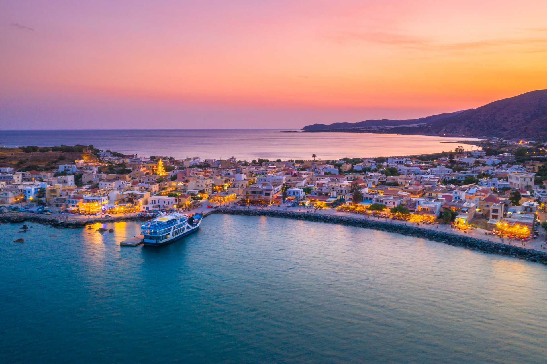 Kväll i Palechora på Kreta, Grekland.