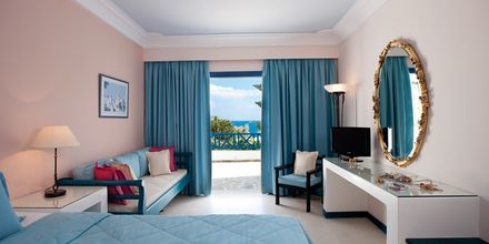 Dubbelrum på hotell Veggera på Santorini, Grekland.