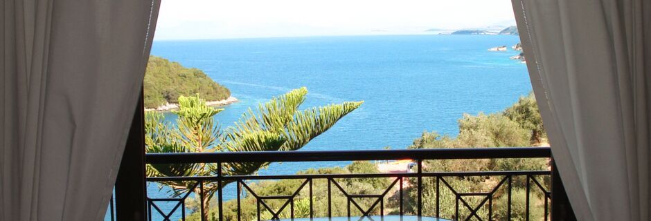 Utsikt från hotellets lounge, hotell Villa Heivi, Sivota.