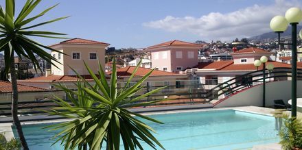 Poolen på hotell Windsor i Funchal på Madeira.