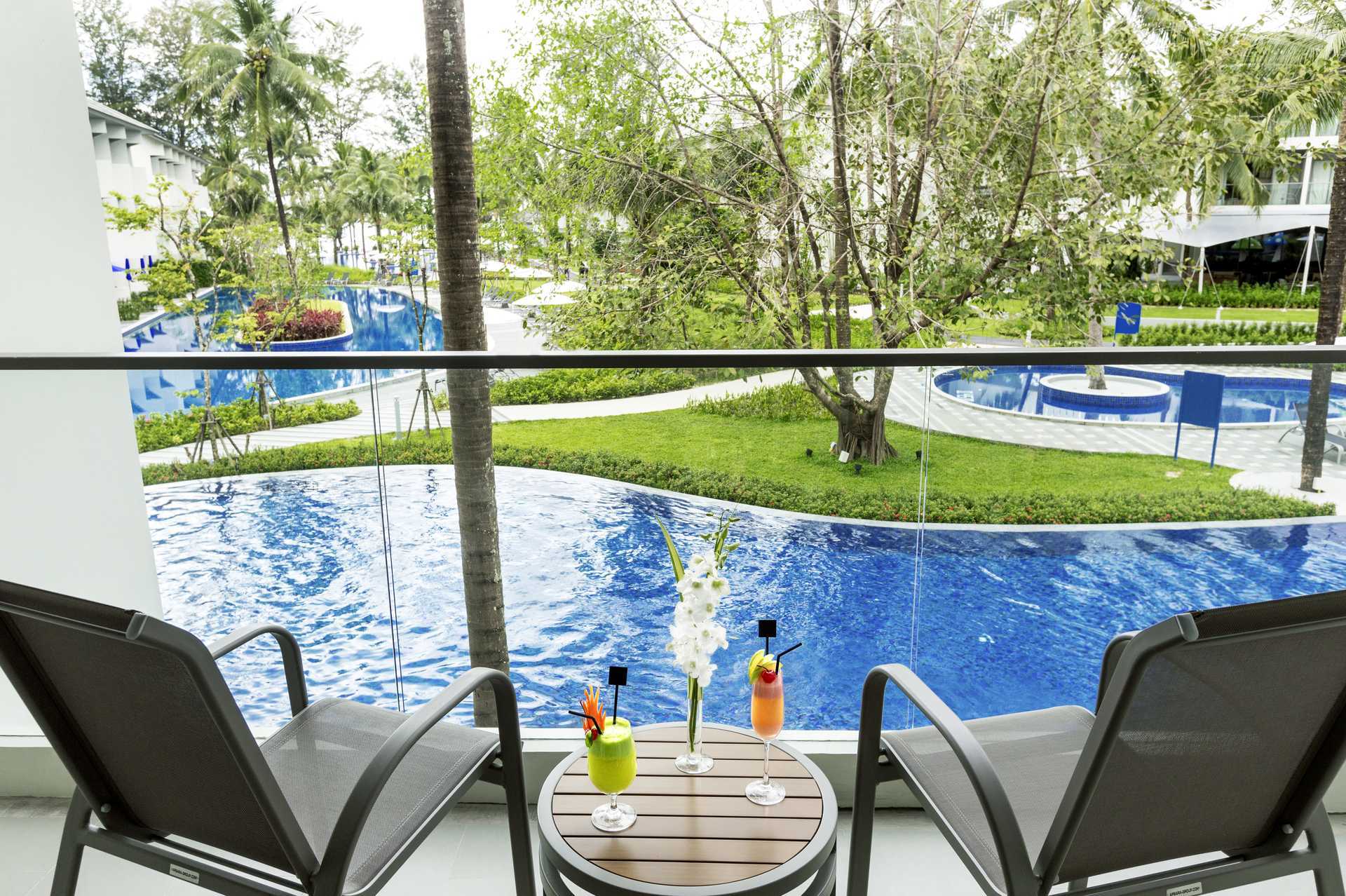 Deluxerum med poolutsikt på Hotell X10 Khao Lak.