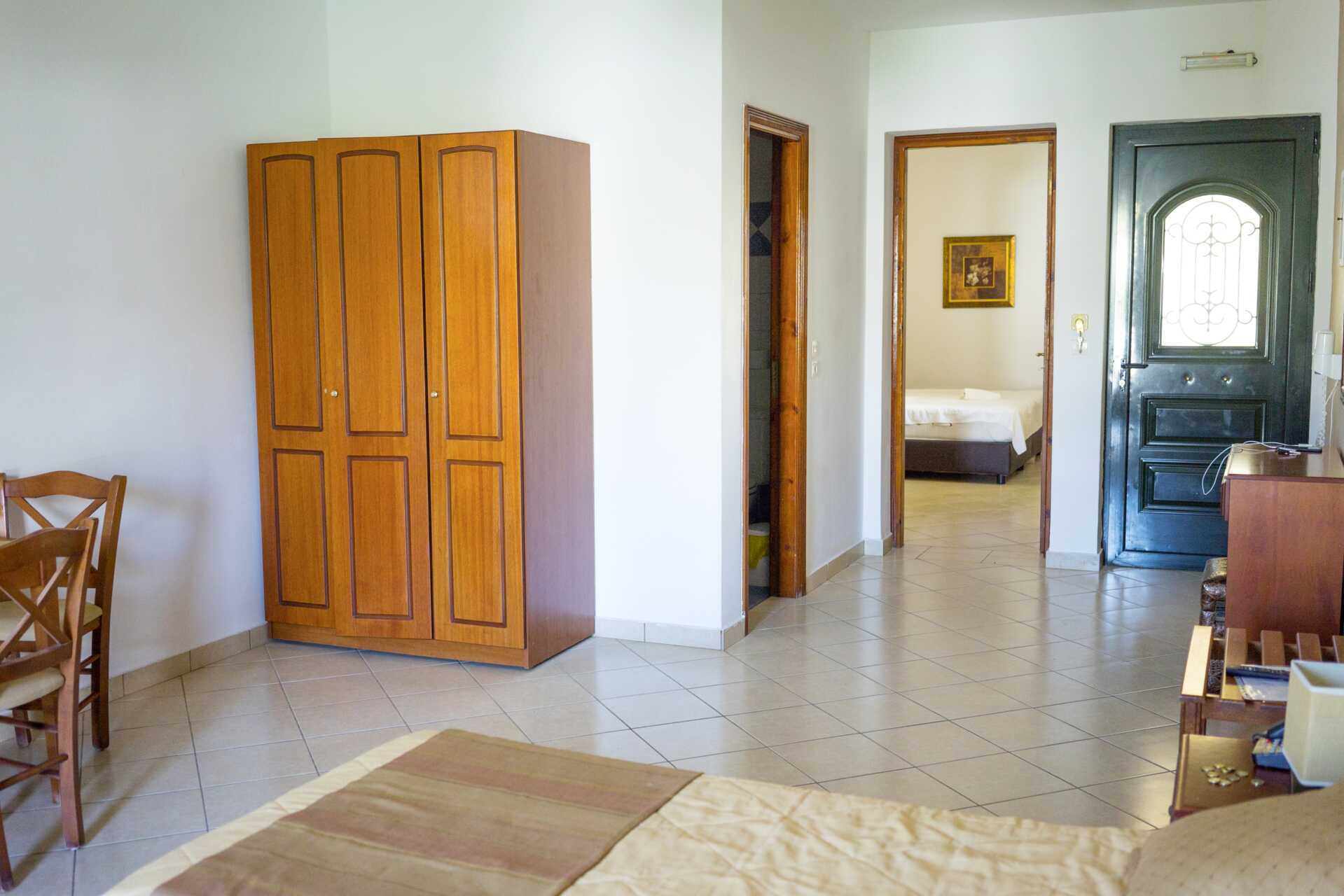 Tvårumslägenhet på Hotell Zephyros Village på Karpathos, Grekland.